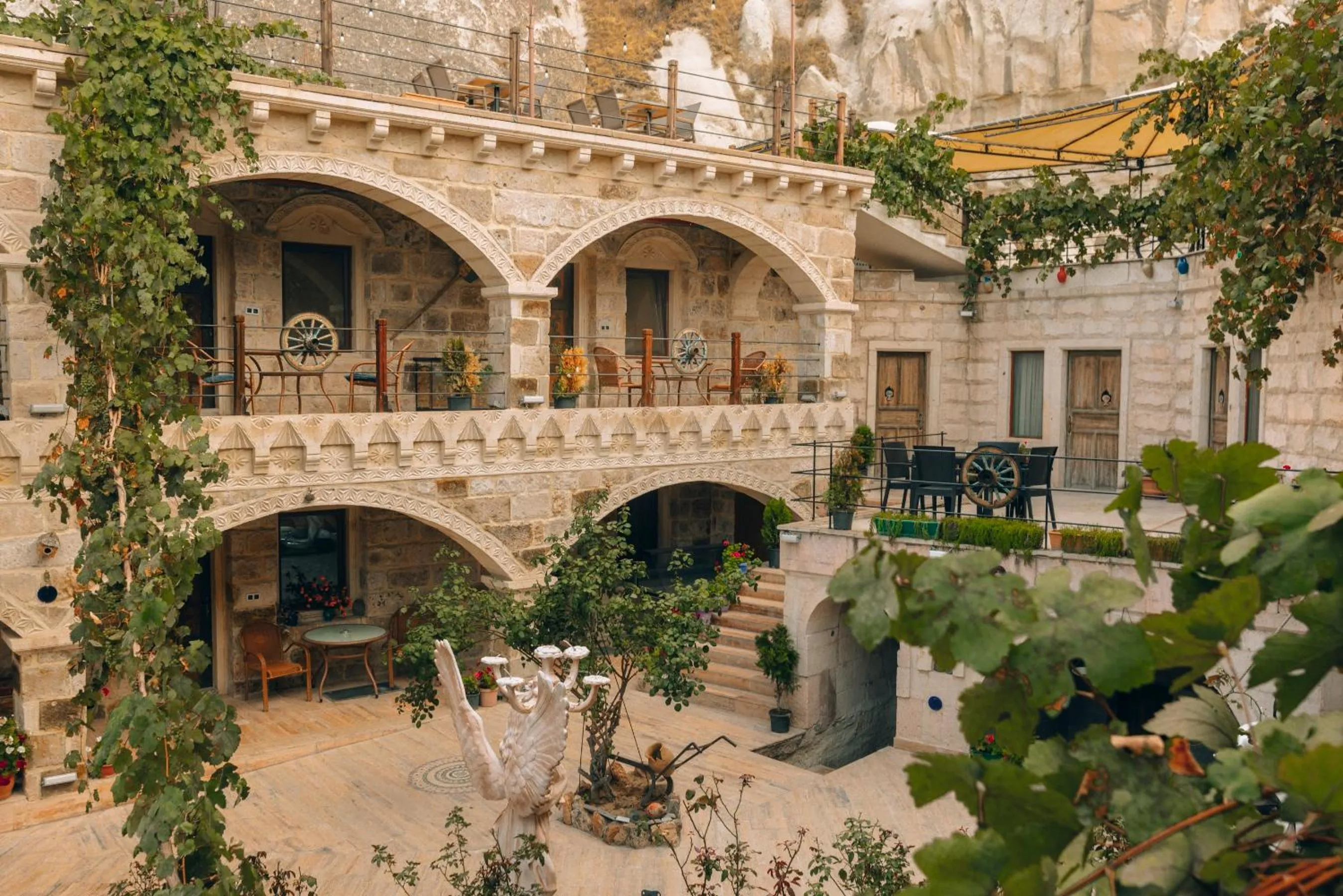 Garden in Kayatas Cave Suites