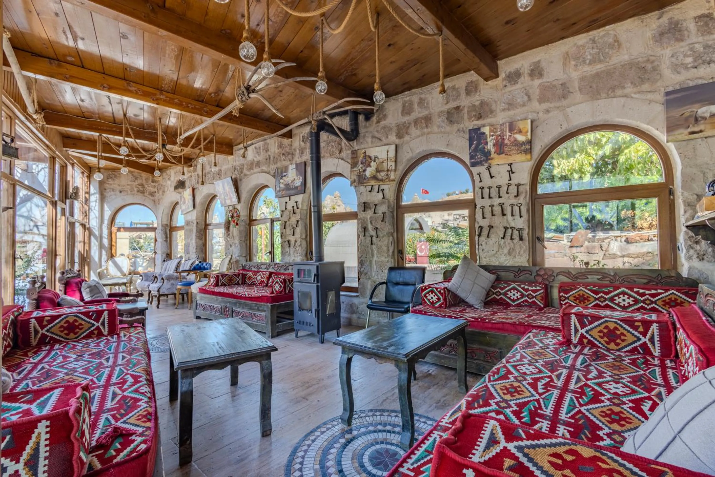 Lobby or reception, Bed in Kayatas Cave Suites