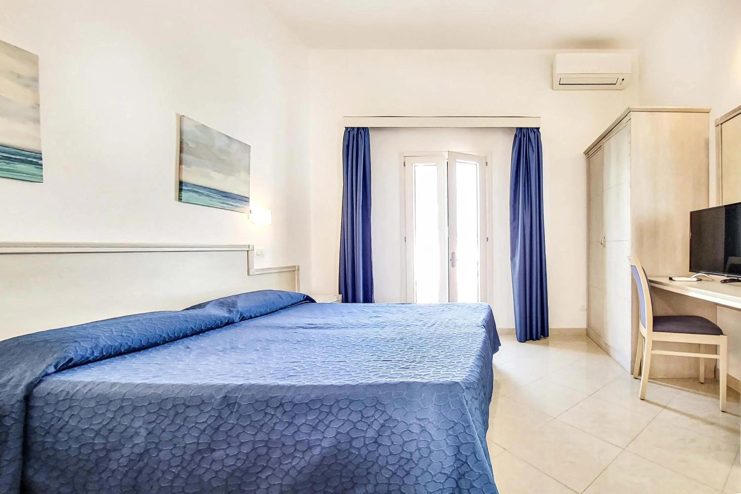 Bedroom, Bed in Hotel Villa Sole Resort