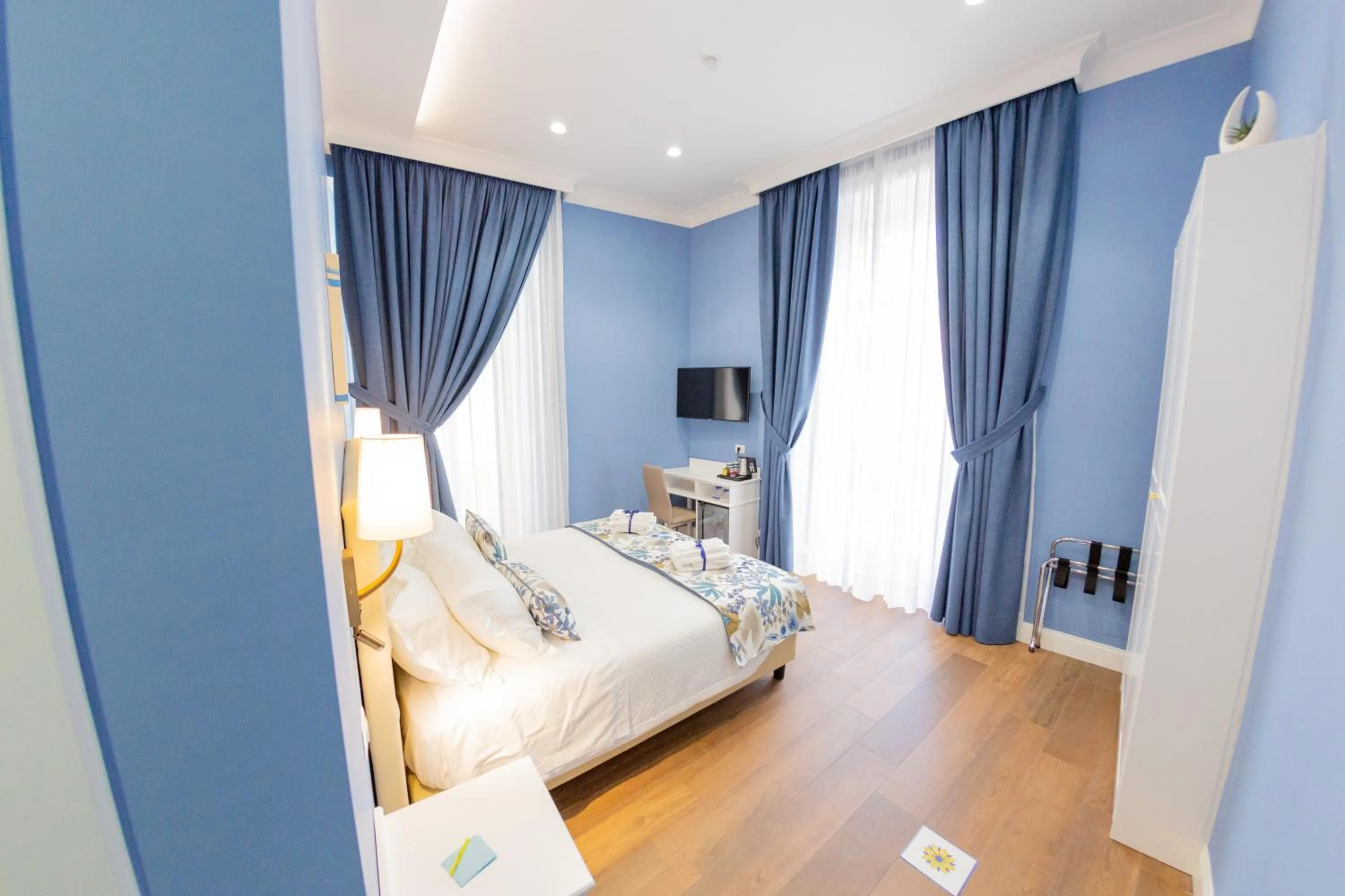 Bedroom, Bed in Suite CuoreNapoletano