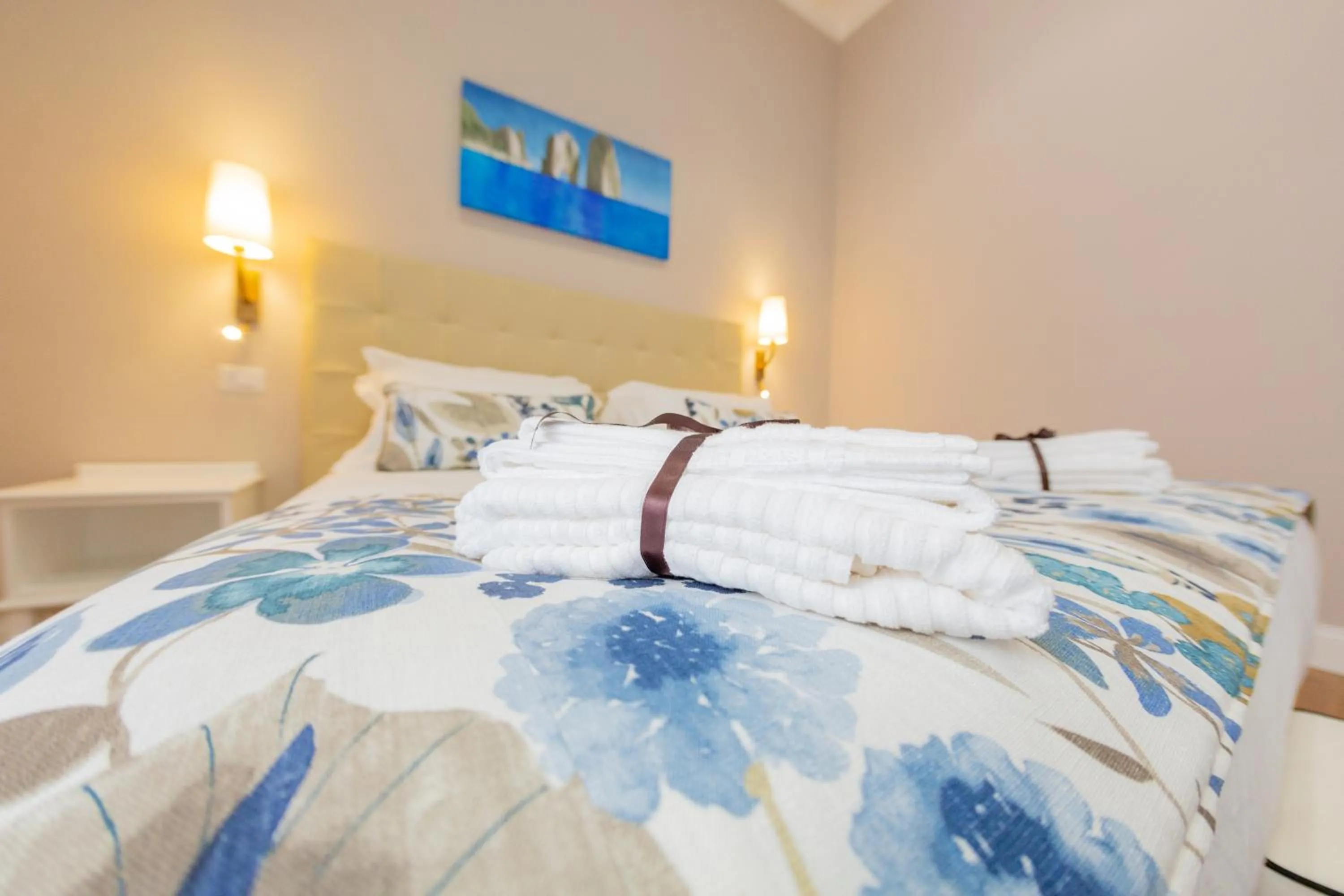 Decorative detail, Bed in Suite CuoreNapoletano