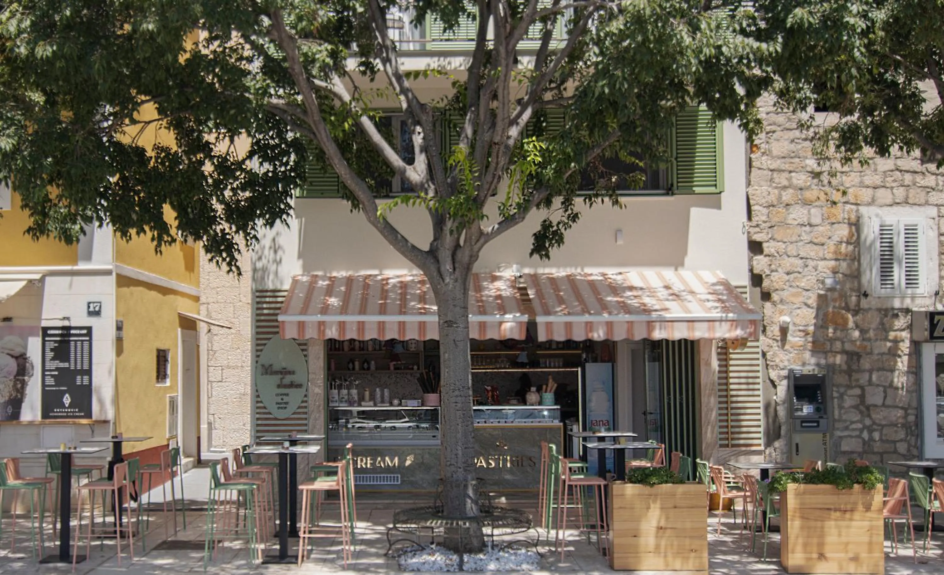 Property building in Villa Palloma