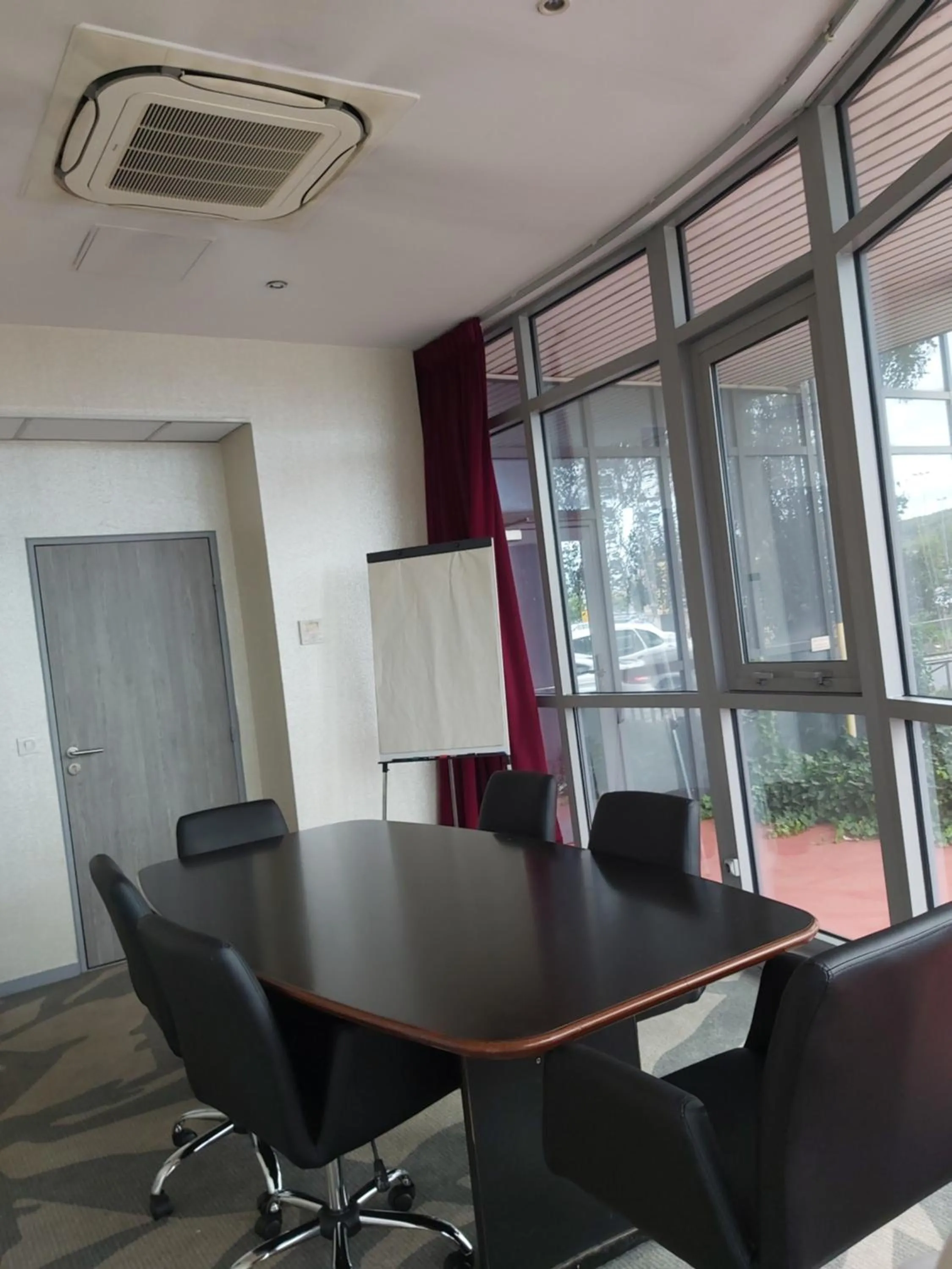 Meeting/conference room in Best Western Plus Evreux Palais Des Congrès