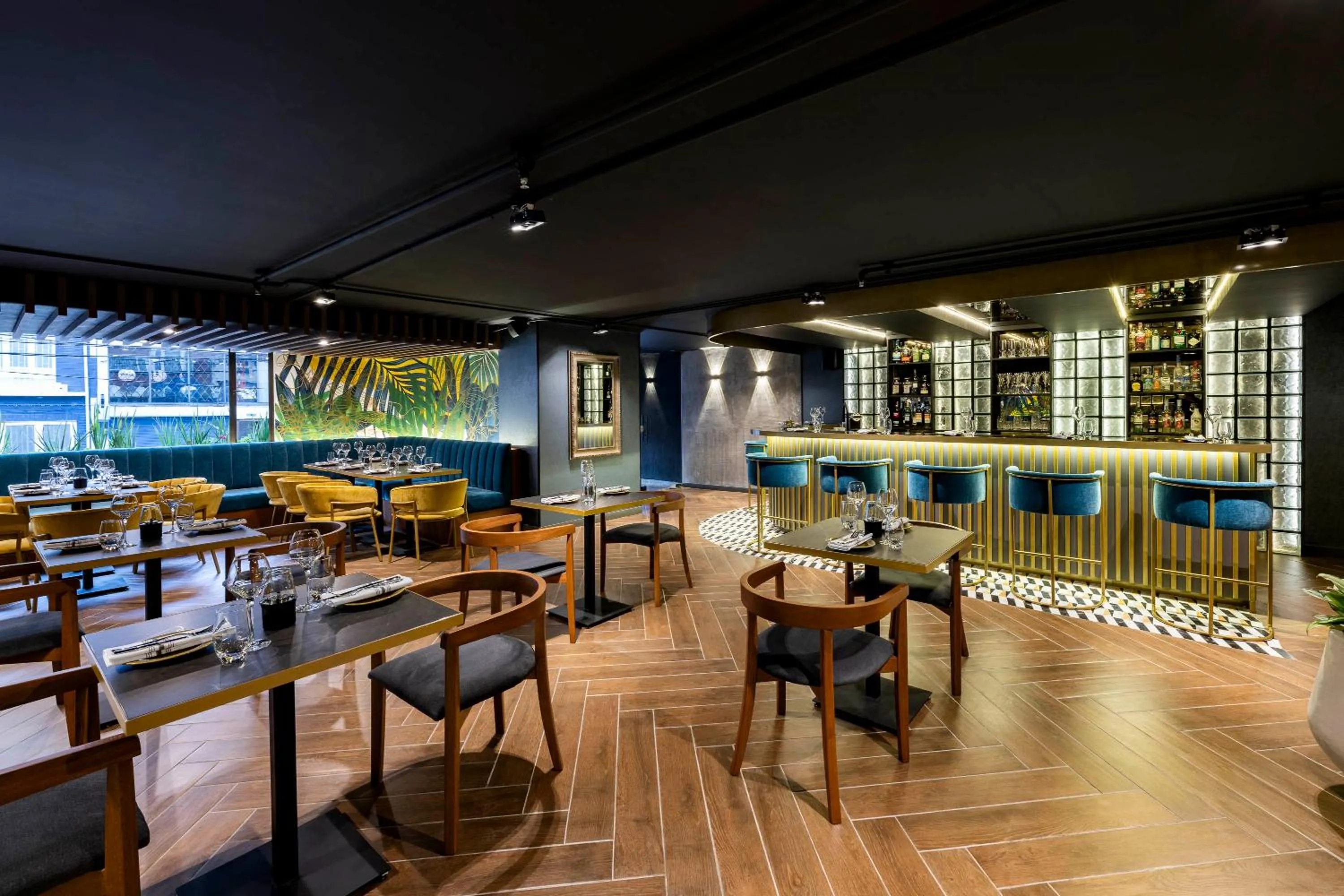 Restaurant/places to eat in Suites by Vilar América