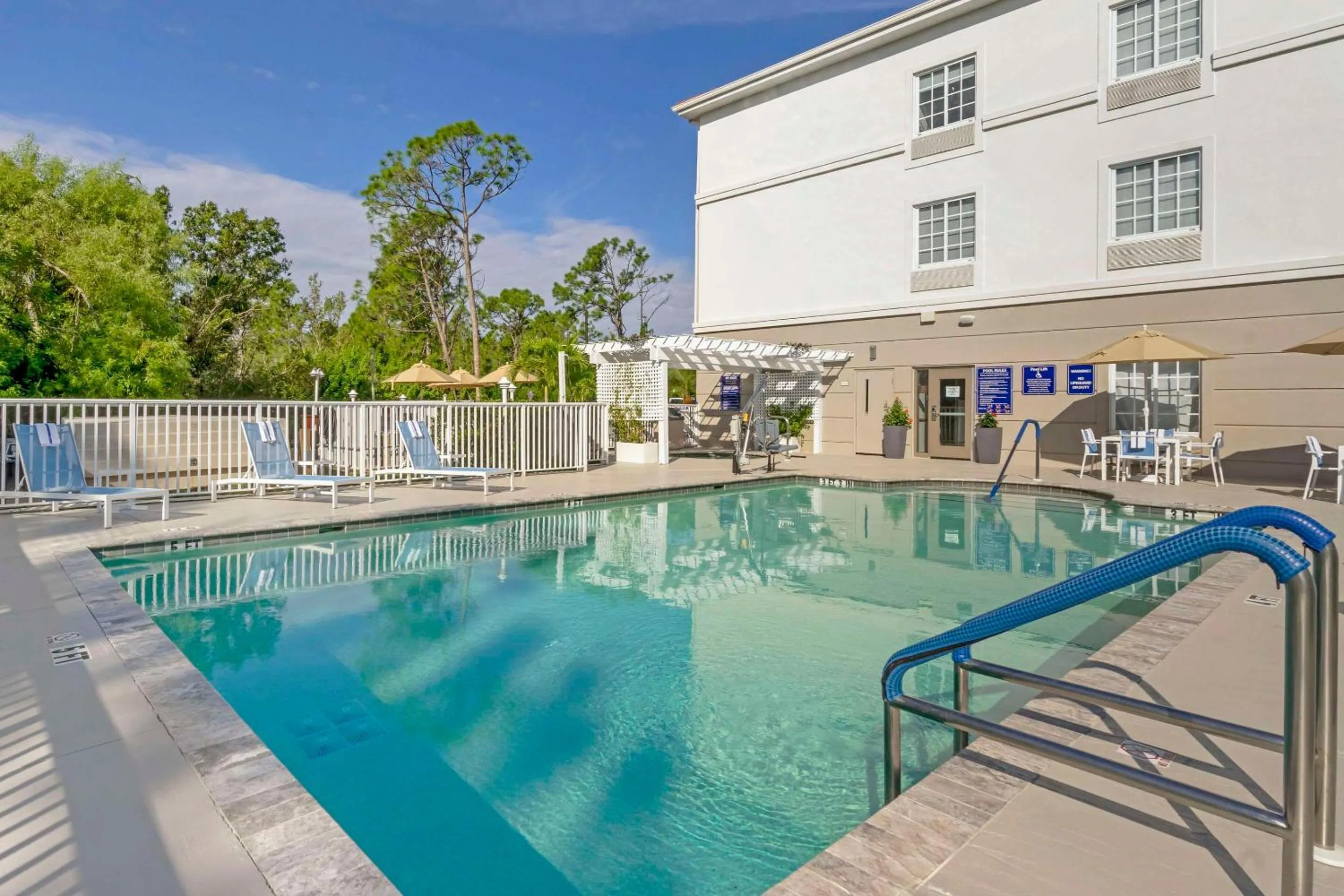 Swimming pool in Comfort Inn & Suites Port Charlotte-Punta Gorda
