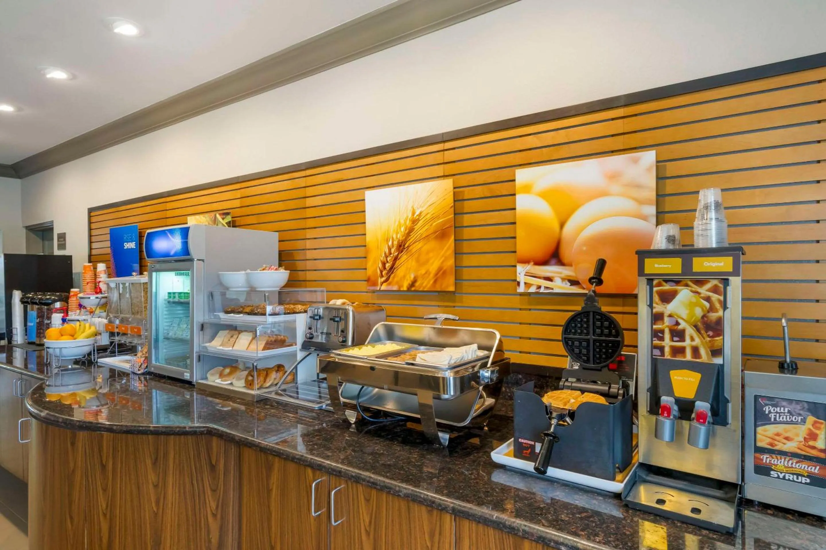 Breakfast in Comfort Inn & Suites Port Charlotte-Punta Gorda