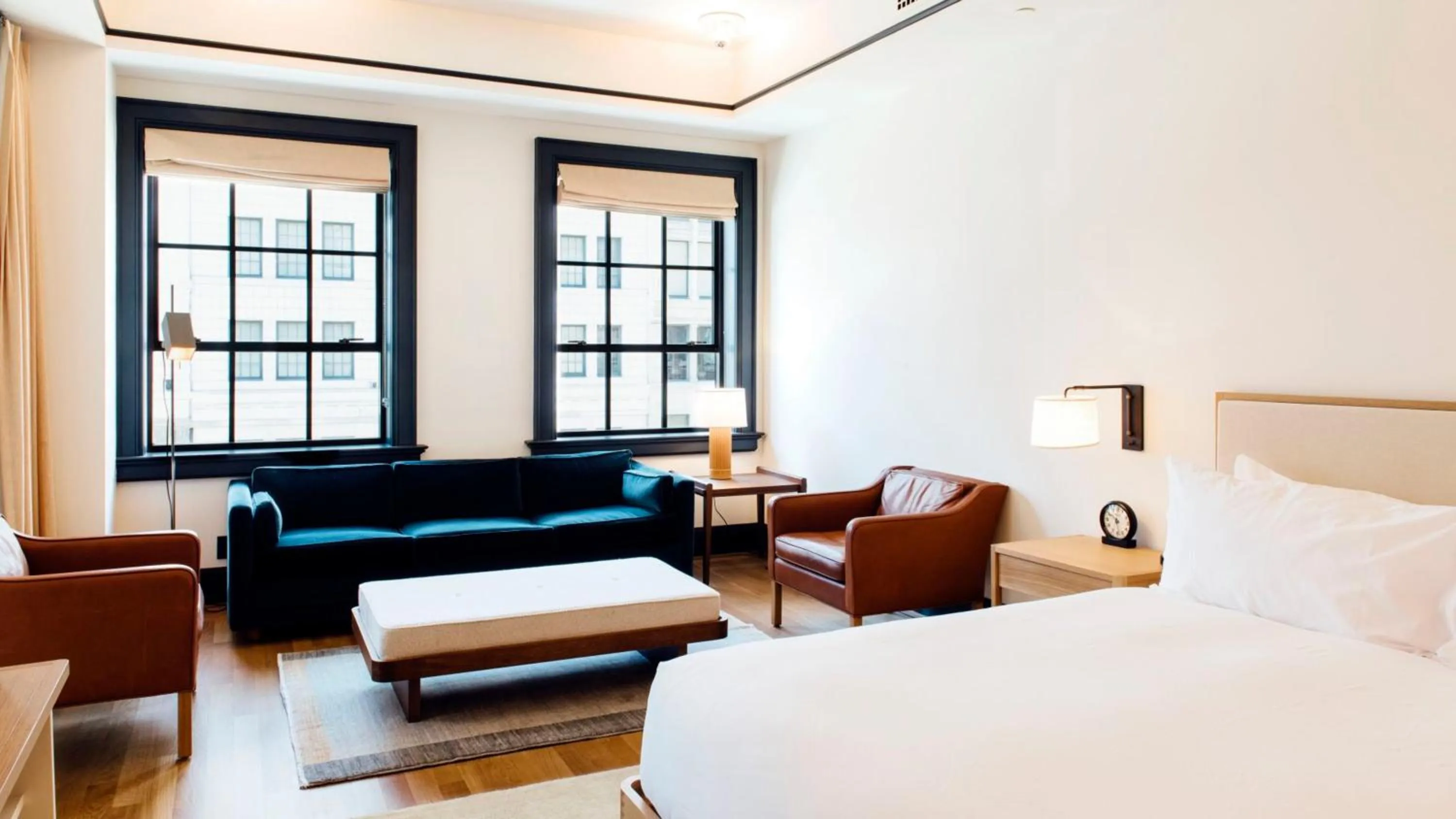 Seating area, Bed in Shinola Hotel