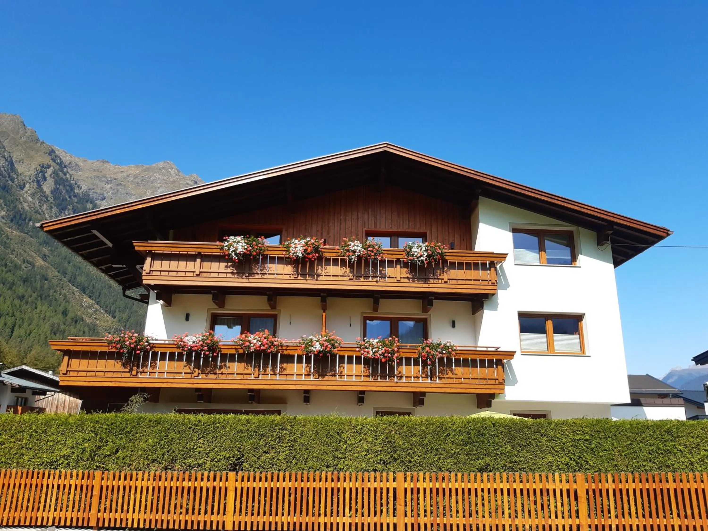 Property building in Gästehaus Helga