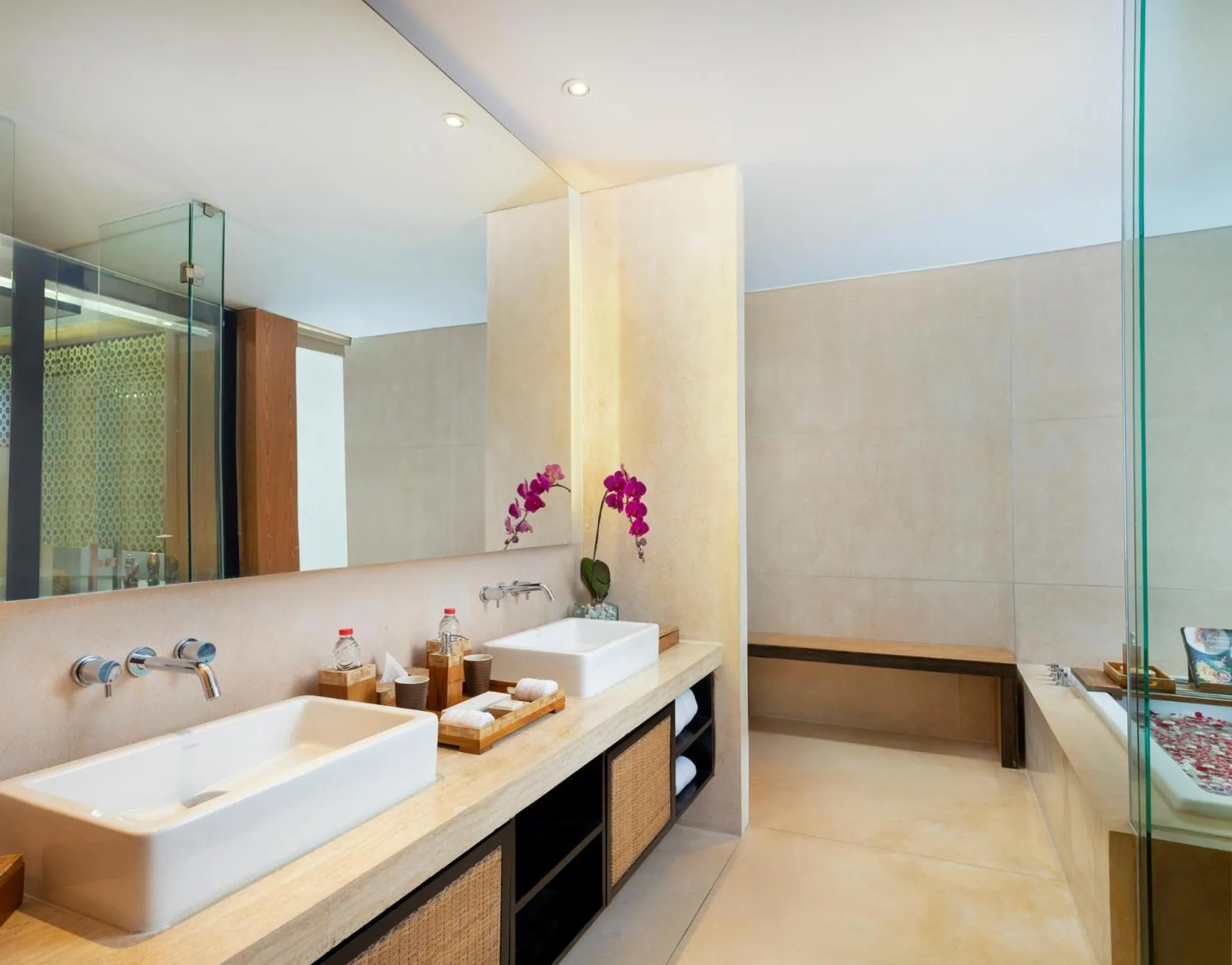 Toilet in Grand Seminyak Lifestyle Boutique Bali Resort