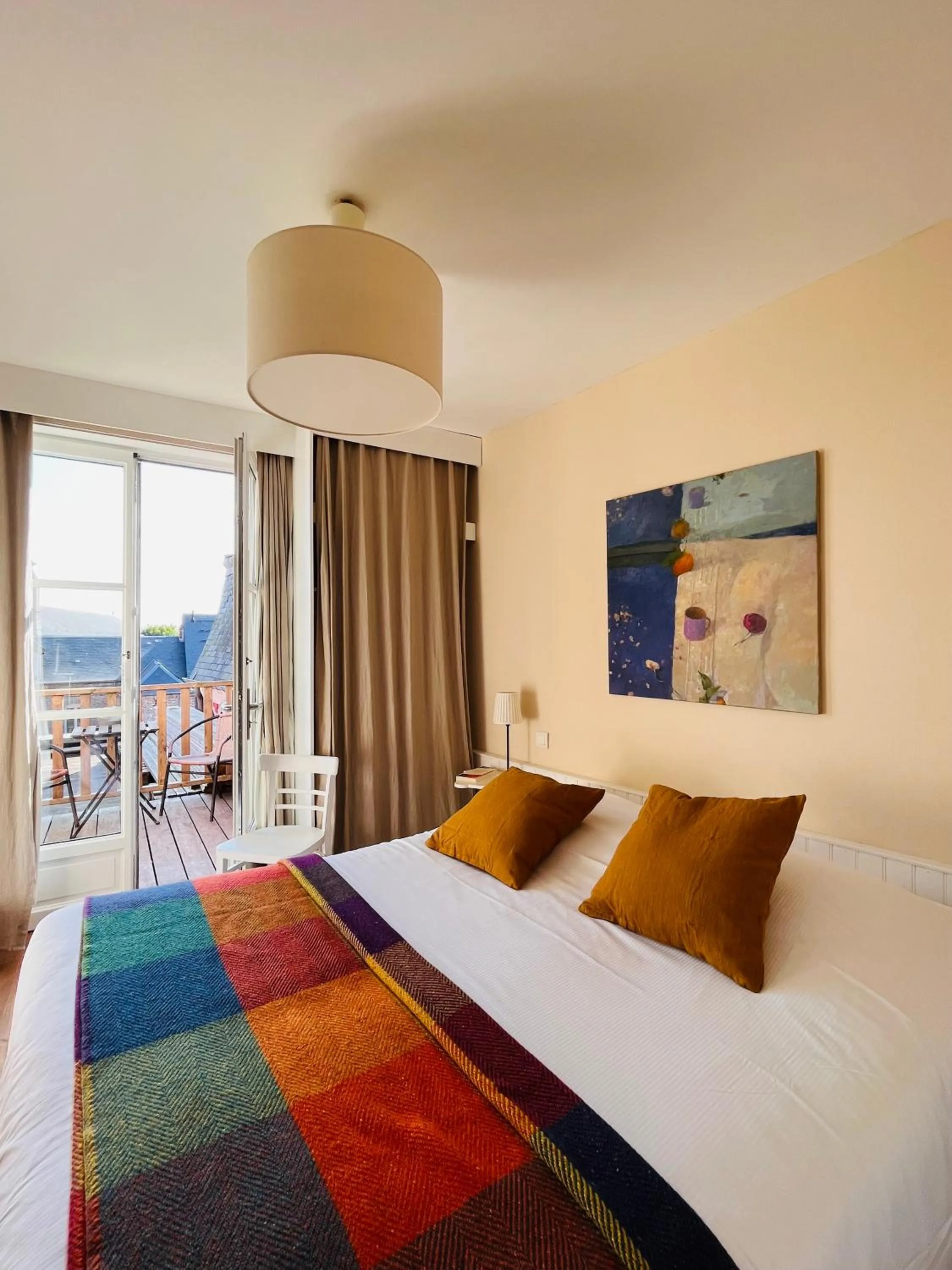 Bed in Hotel Restaurant Les Tourelles