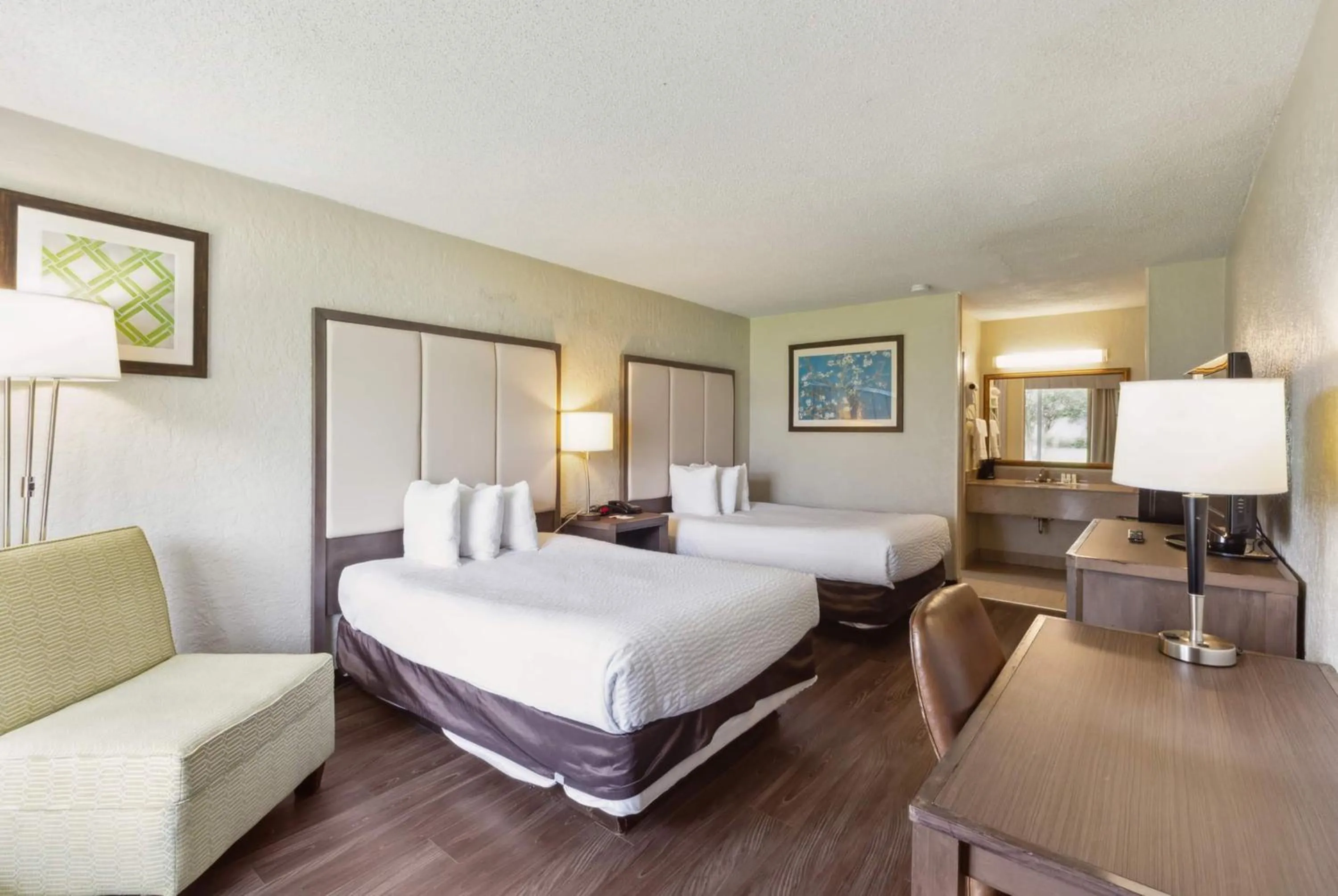 Photo of the whole room, Bed in Ramada by Wyndham Houma