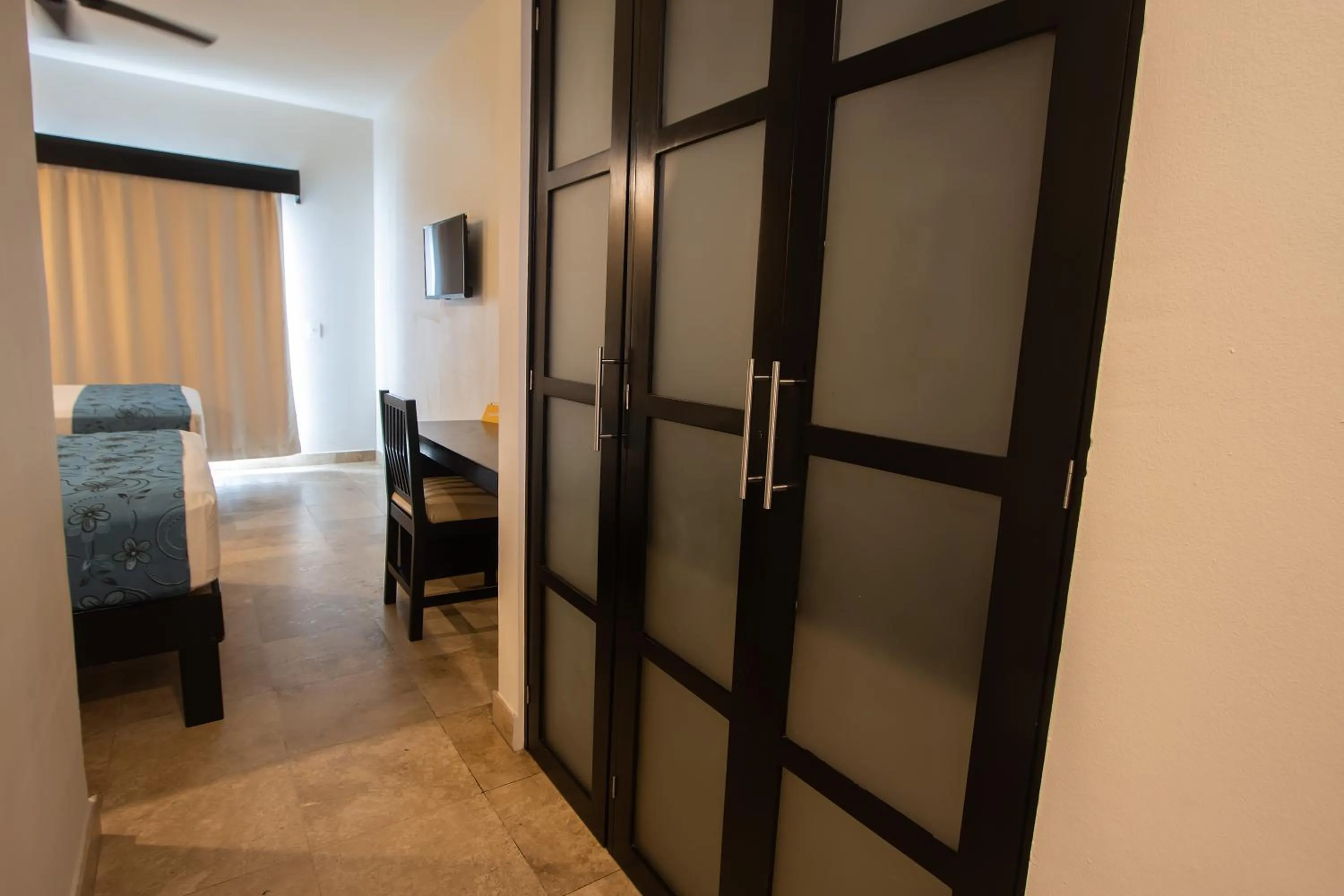 Coral Island Beach View Hotel