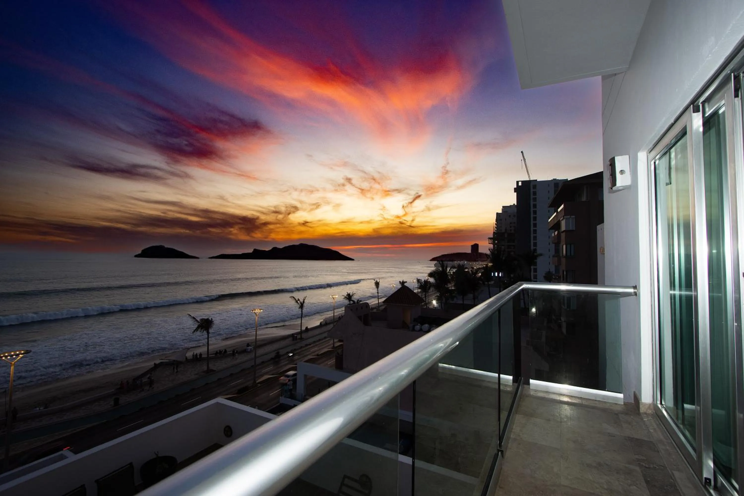 Coral Island Beach View Hotel