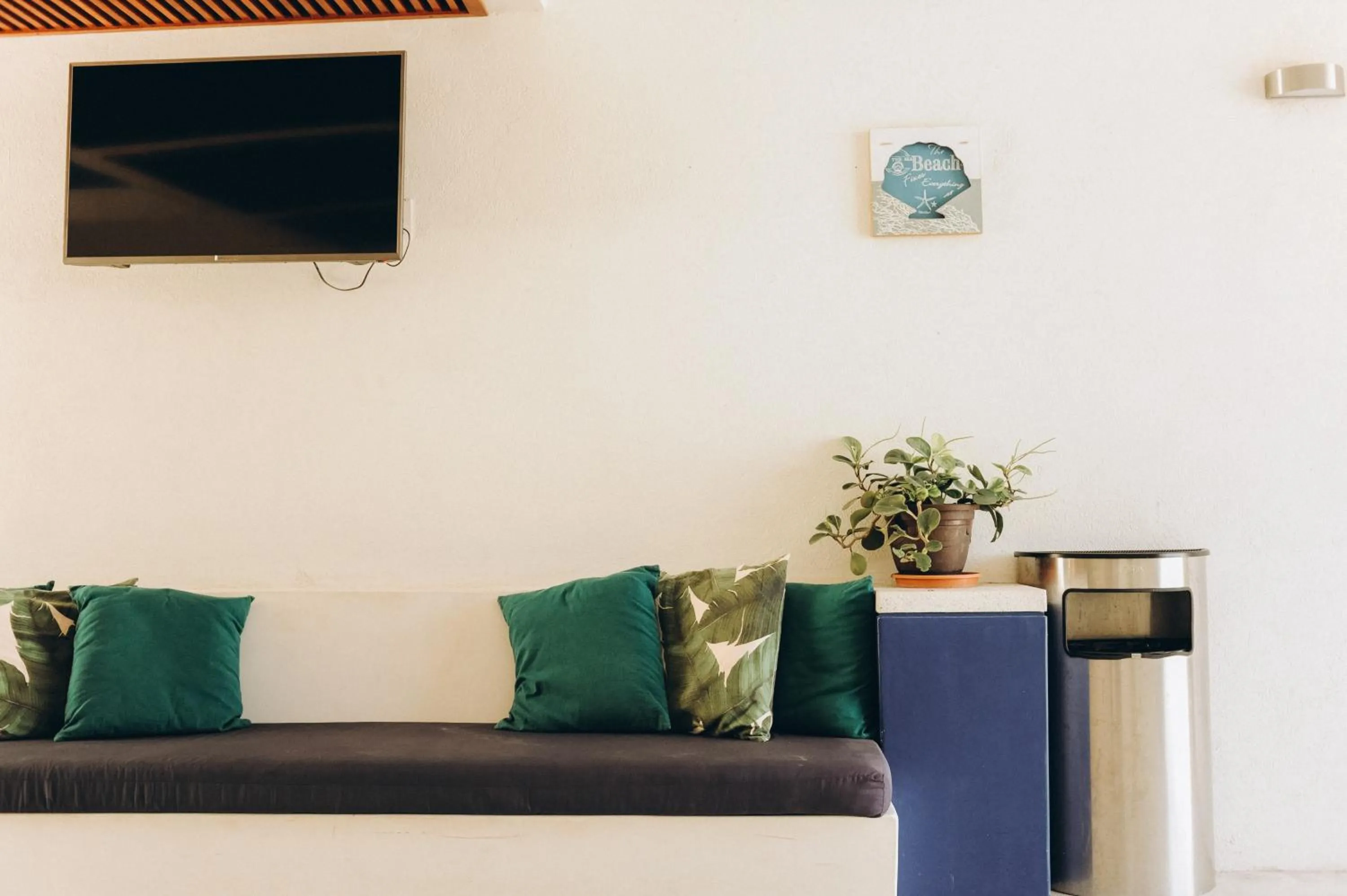 TV and multimedia in Bungalows Las Hamacas