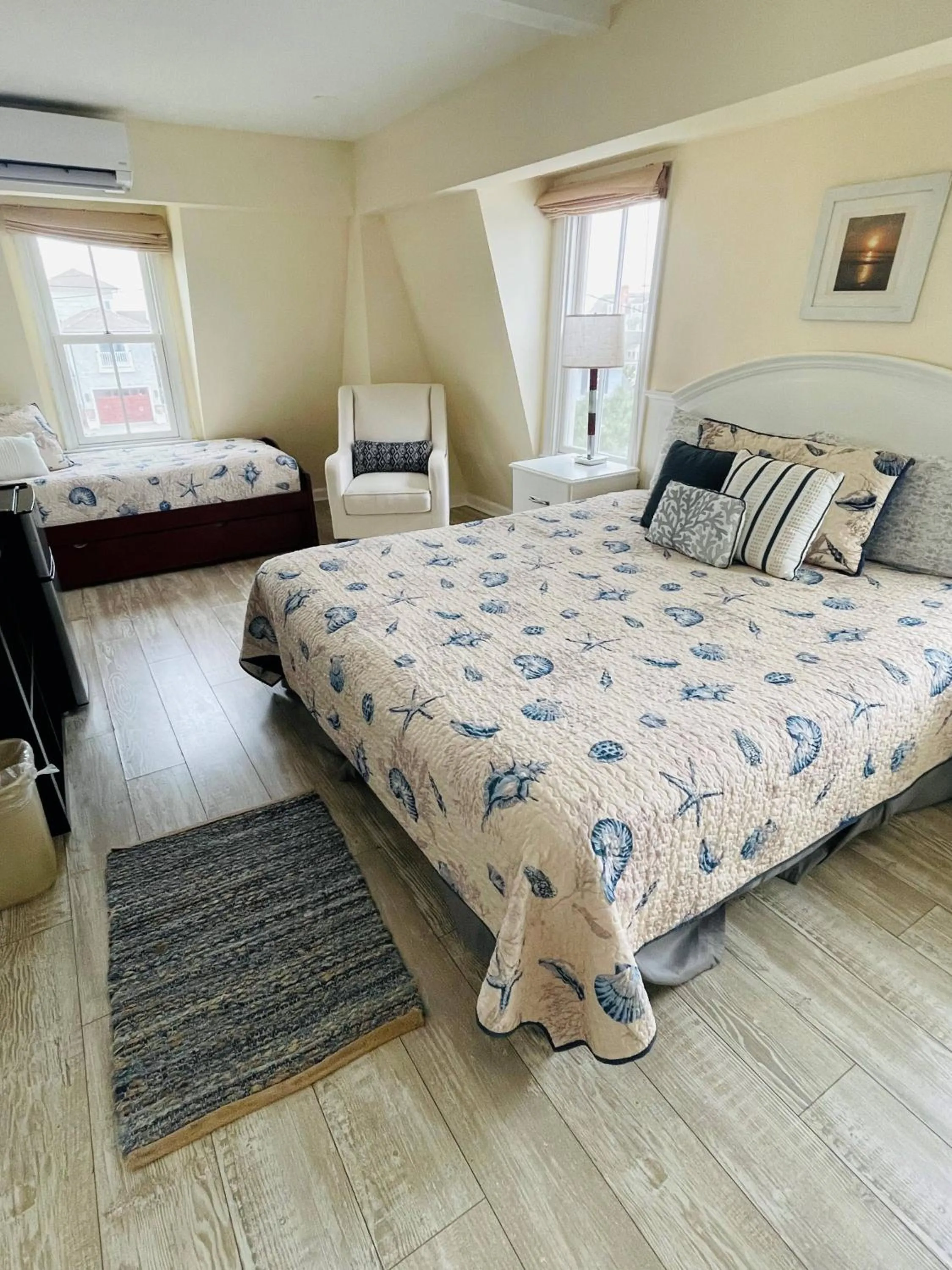 Bed in The Grenville Hotel and Restaurant