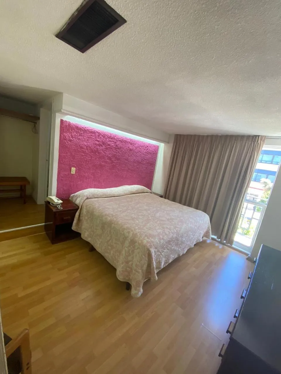 Bed in Hotel Zacatecas Courts