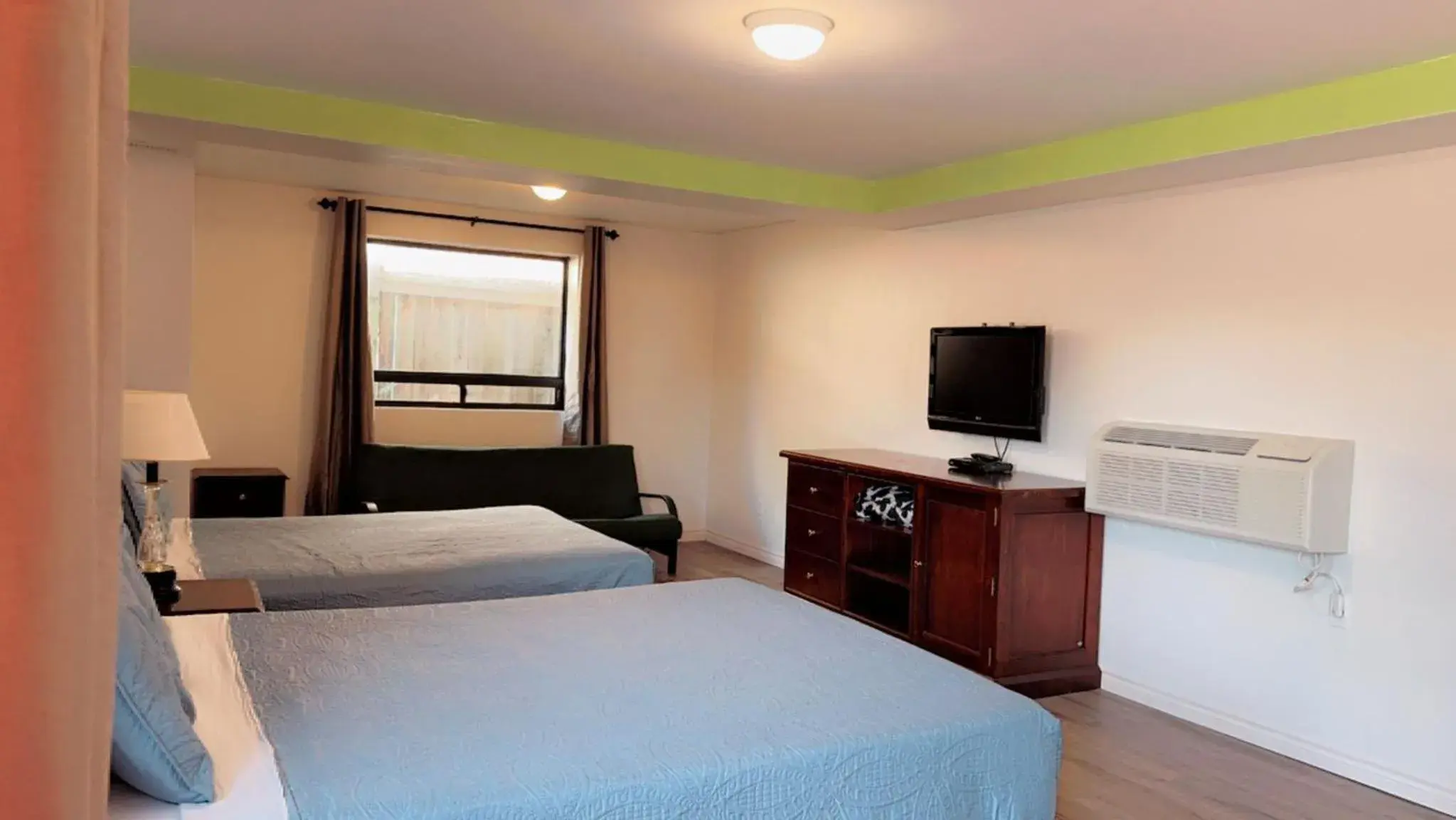 Family Suite in Crestwood Motel Family Suite in Crestwood Motel