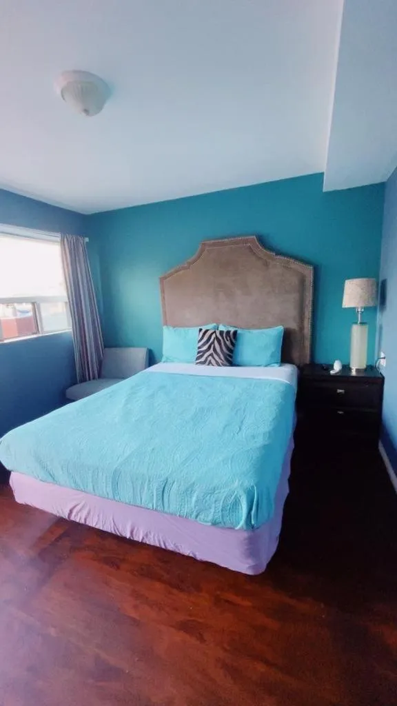 Bed in Crestwood Motel