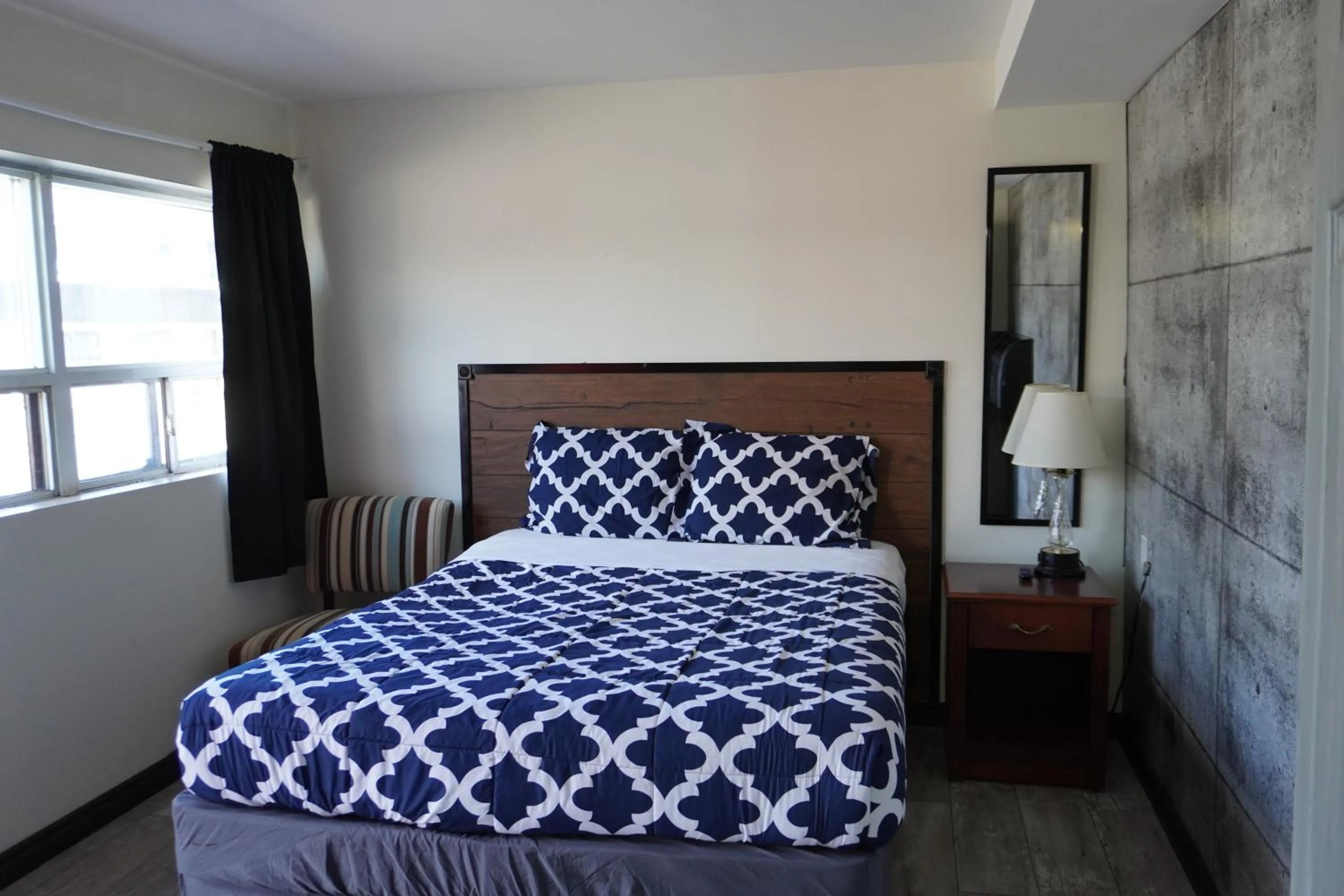 Bed in Crestwood Motel