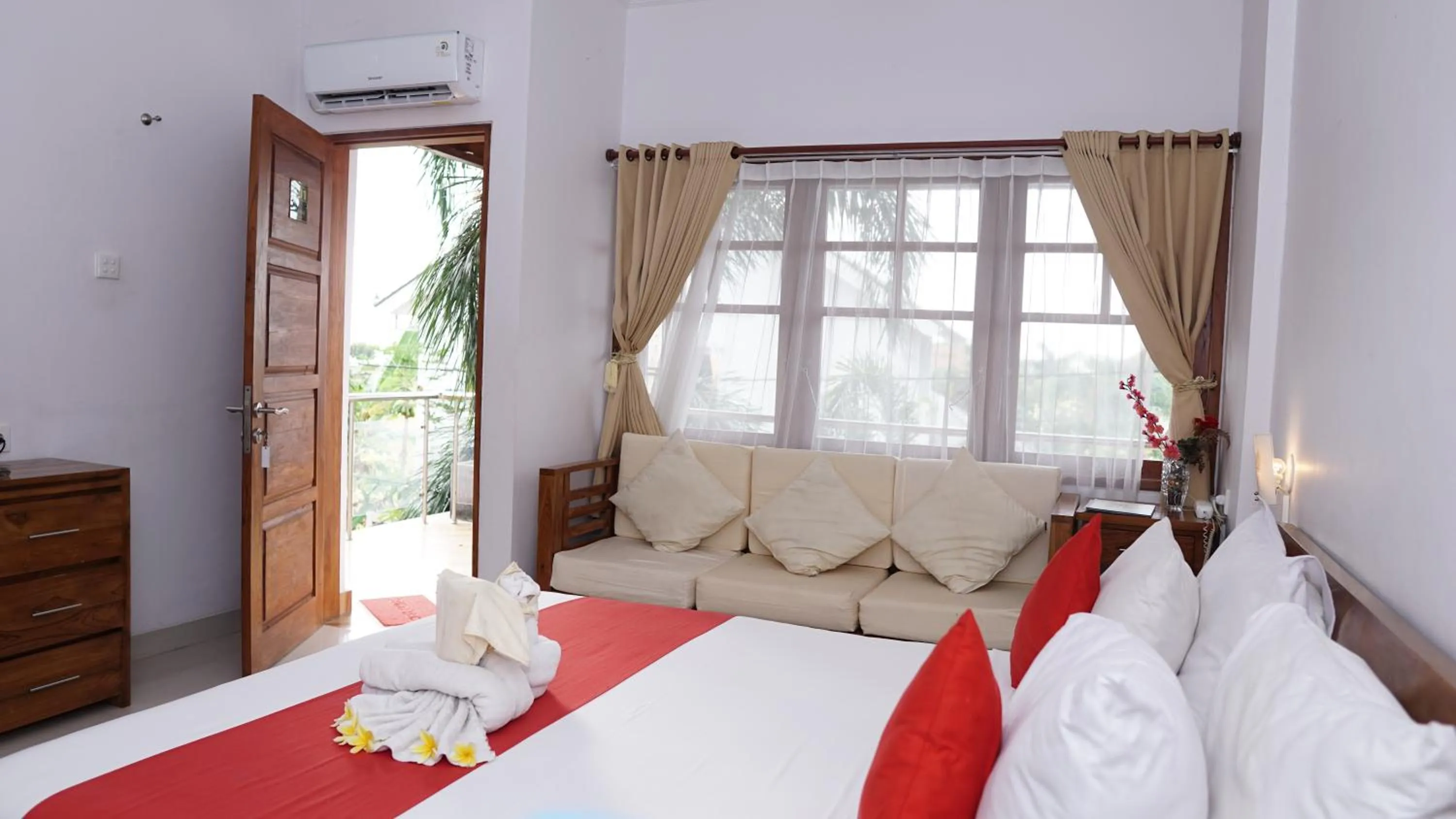 Bed in Grand Raka Homestay