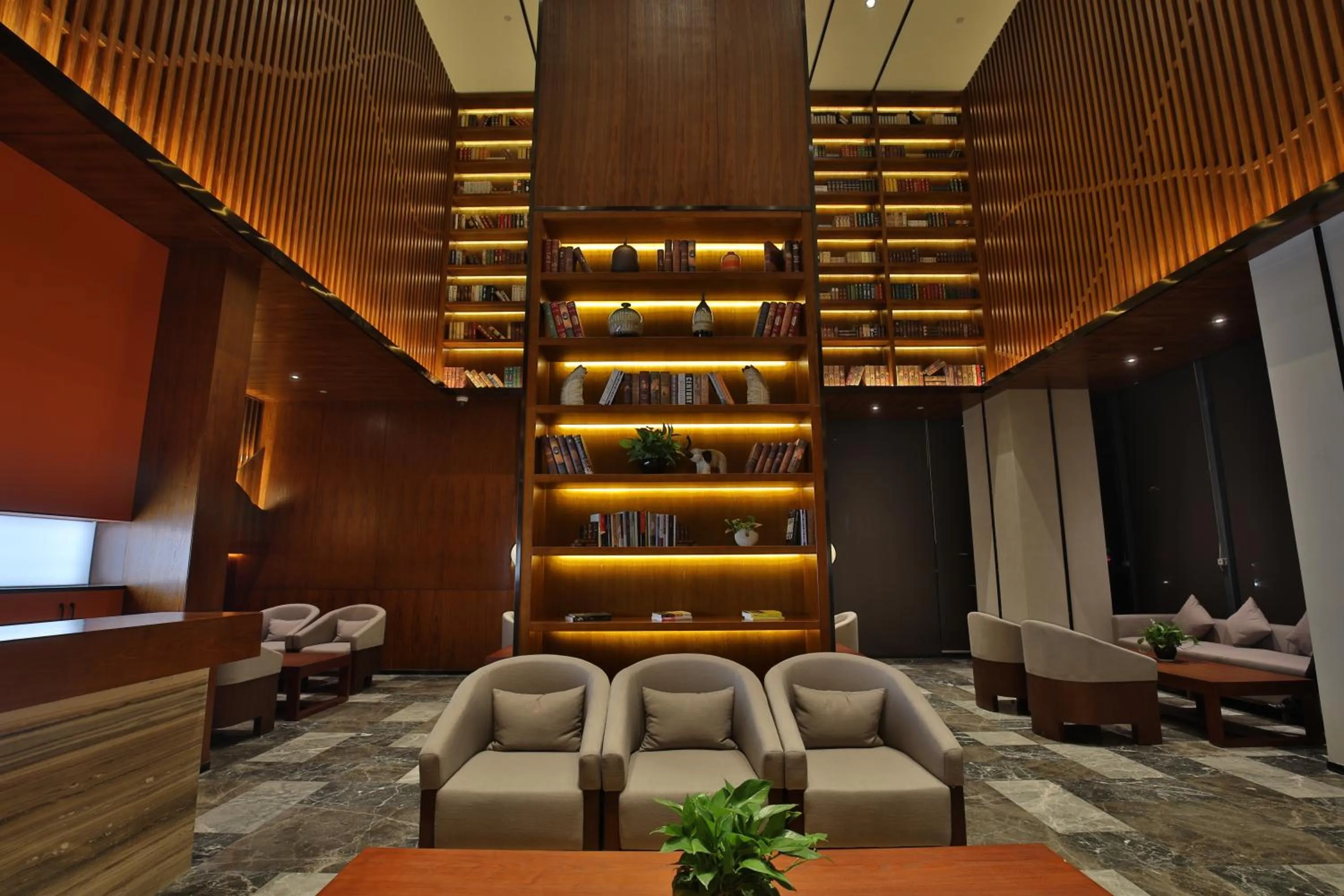 Seating area in SSAW Boutique Hotel Wenzhou Jiushan Lake