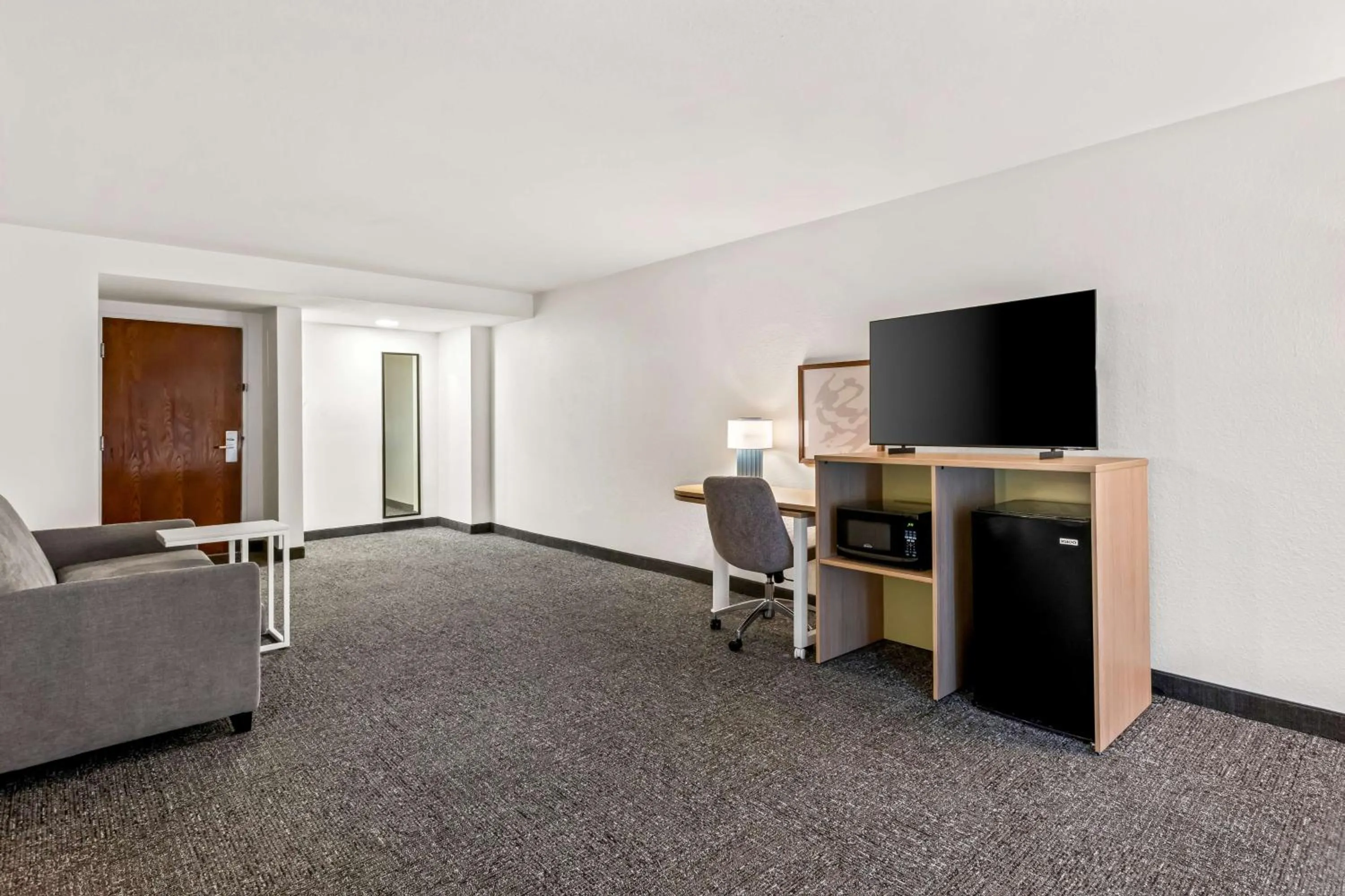 Photo of the whole room in Spark by Hilton Port Wentworth Savannah