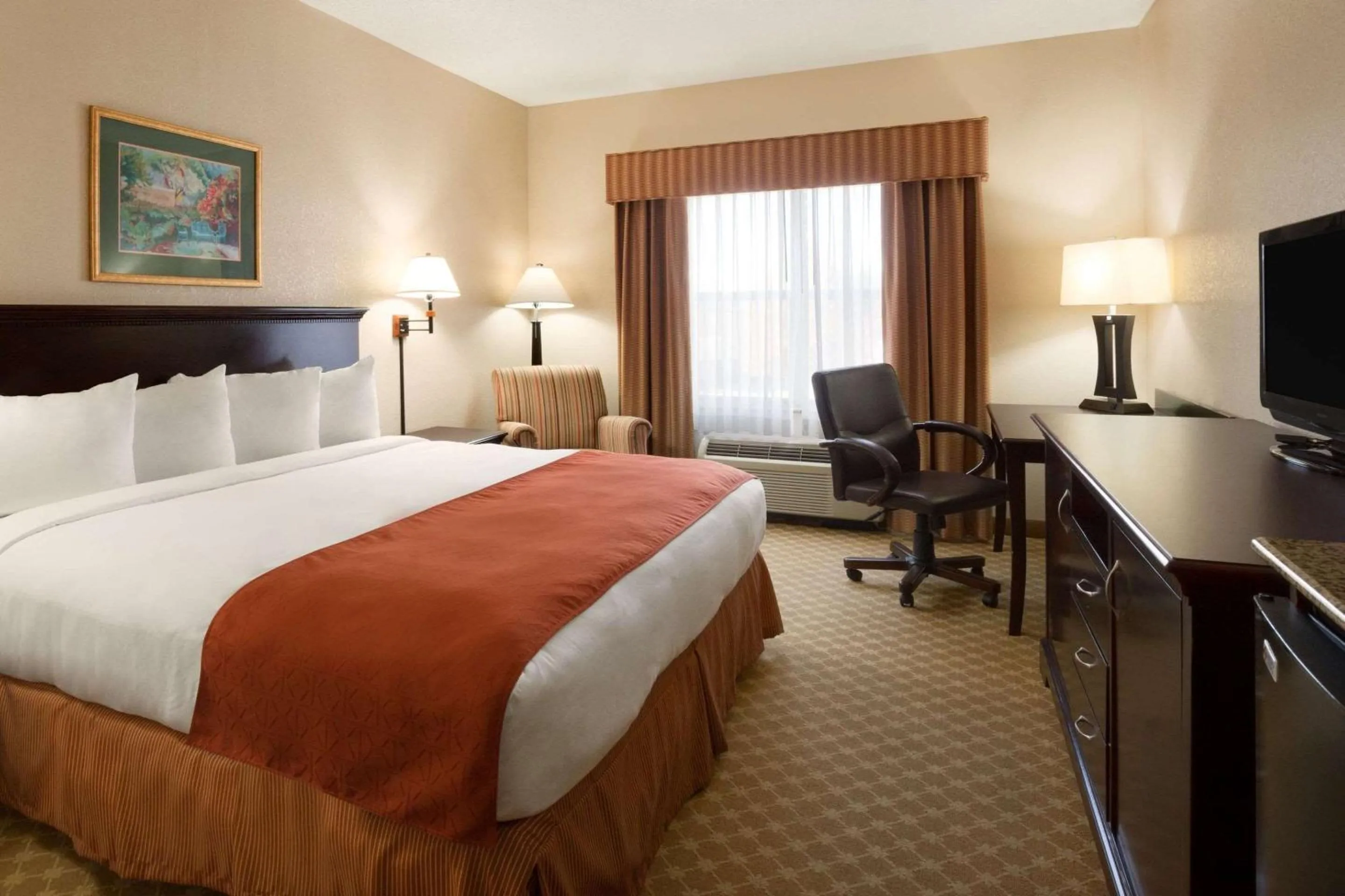 Bedroom, Bed in Country Inn & Suites by Radisson, Columbus, GA