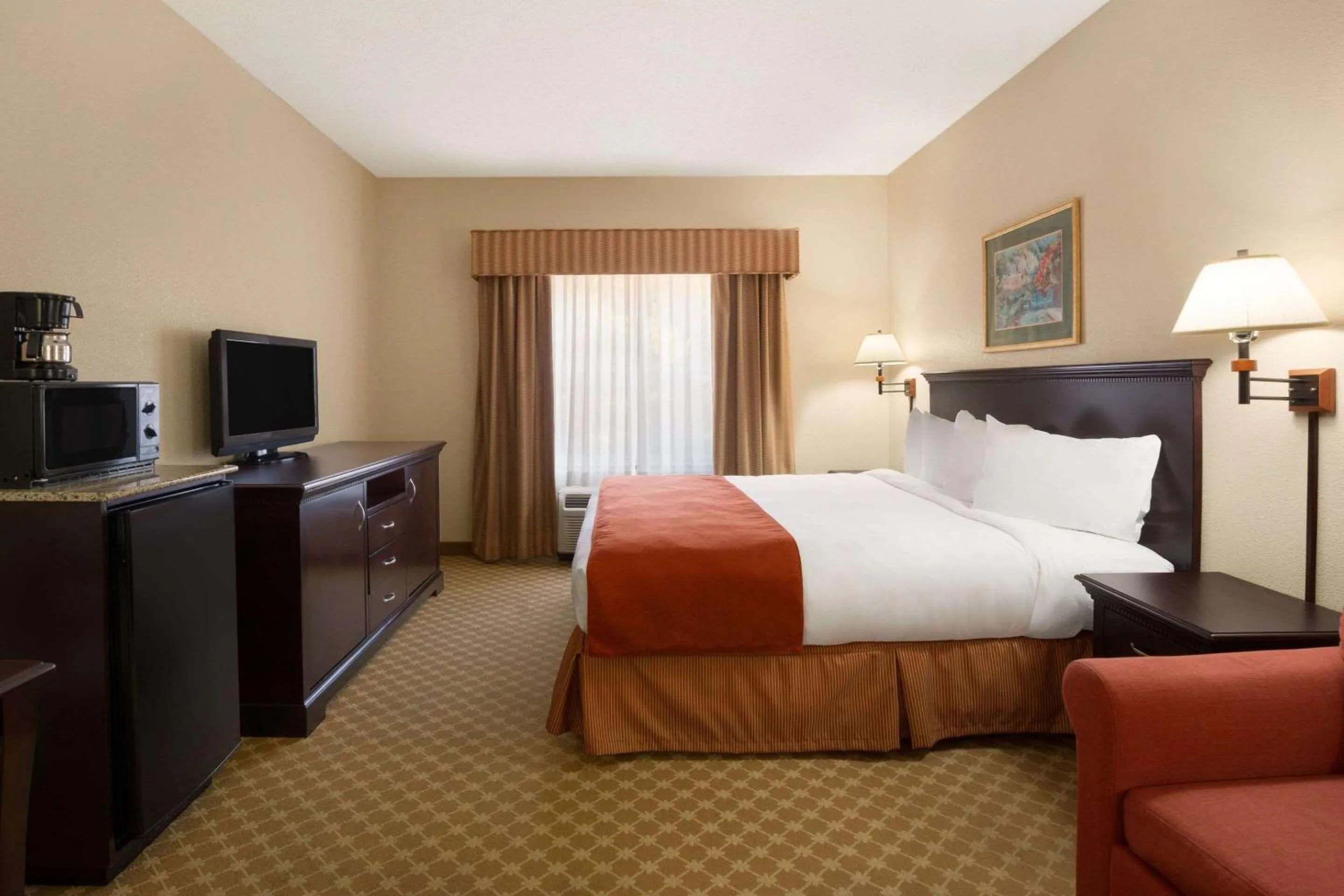 Bedroom, Bed in Country Inn & Suites by Radisson, Columbus, GA