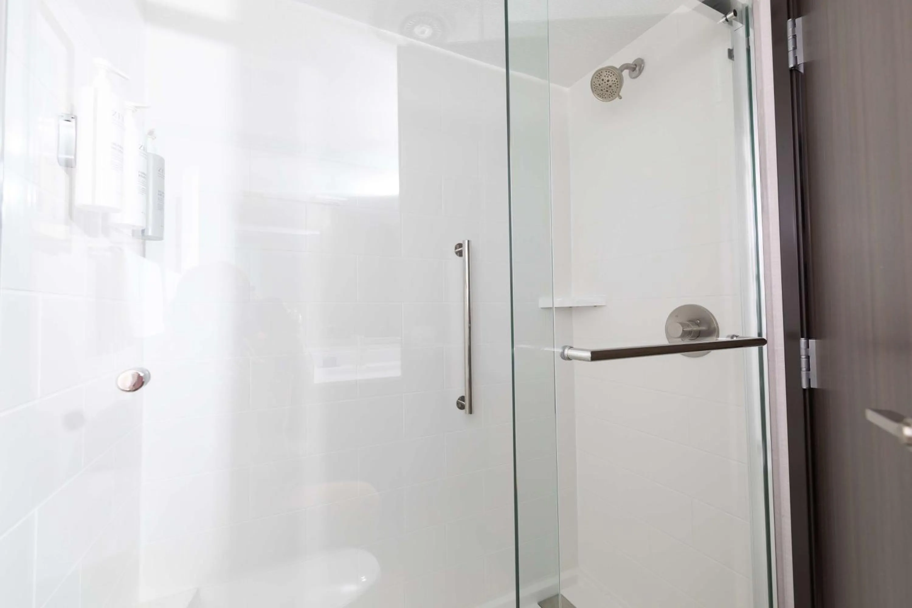 Bathroom in Hilton Garden Inn Des Moines Airport