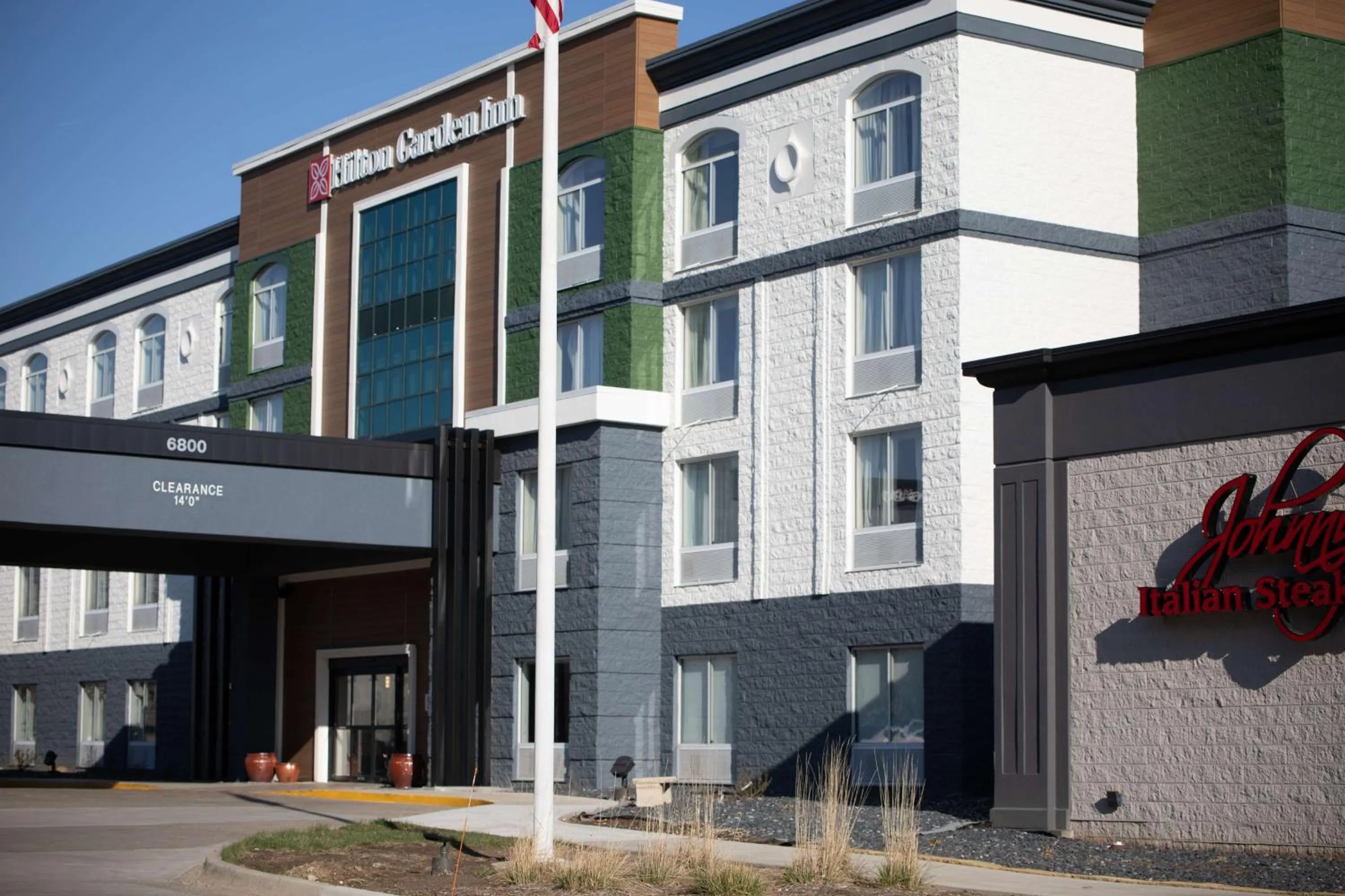 Property building in Hilton Garden Inn Des Moines Airport