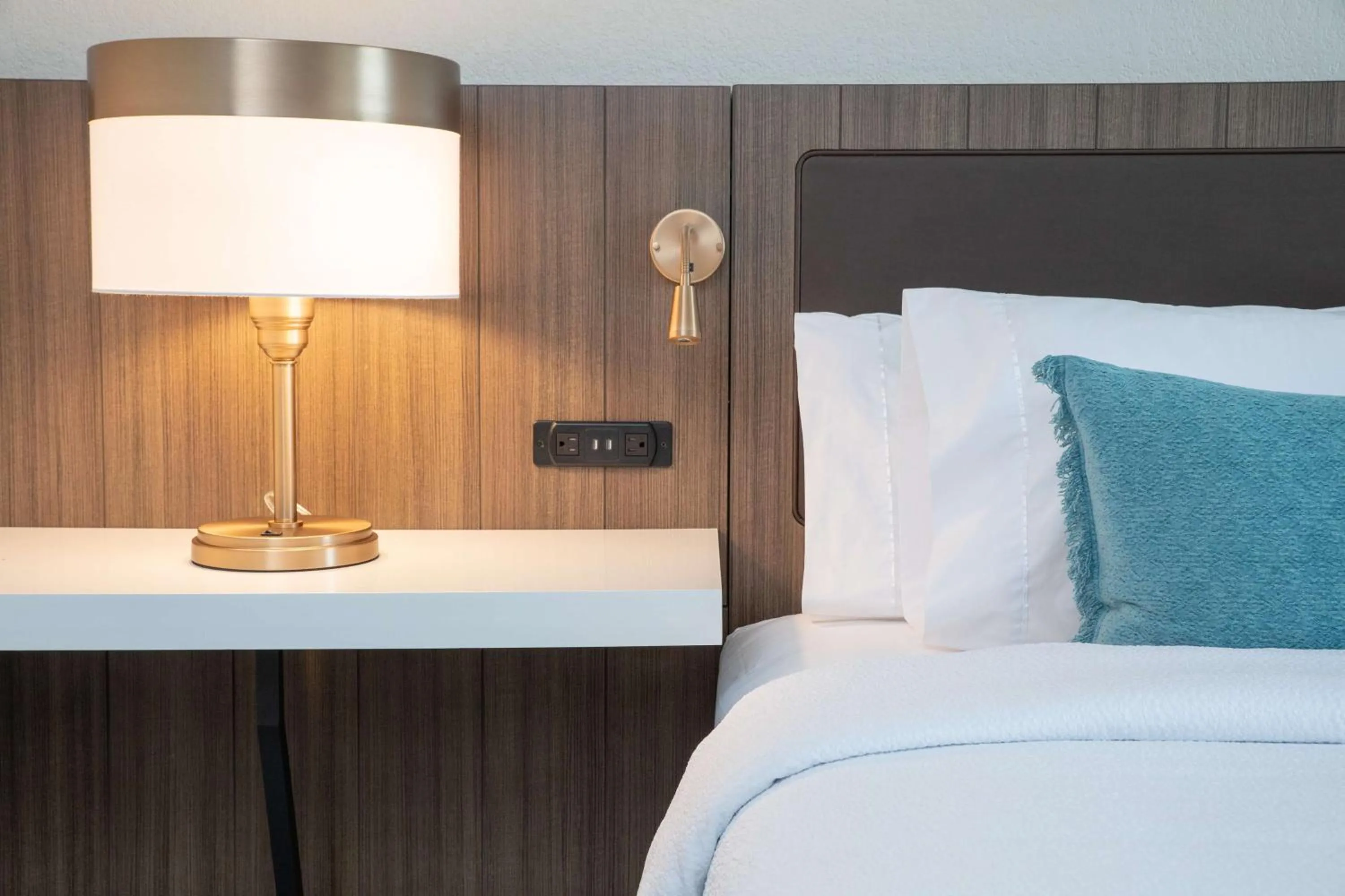 Bed in Hilton Garden Inn Des Moines Airport