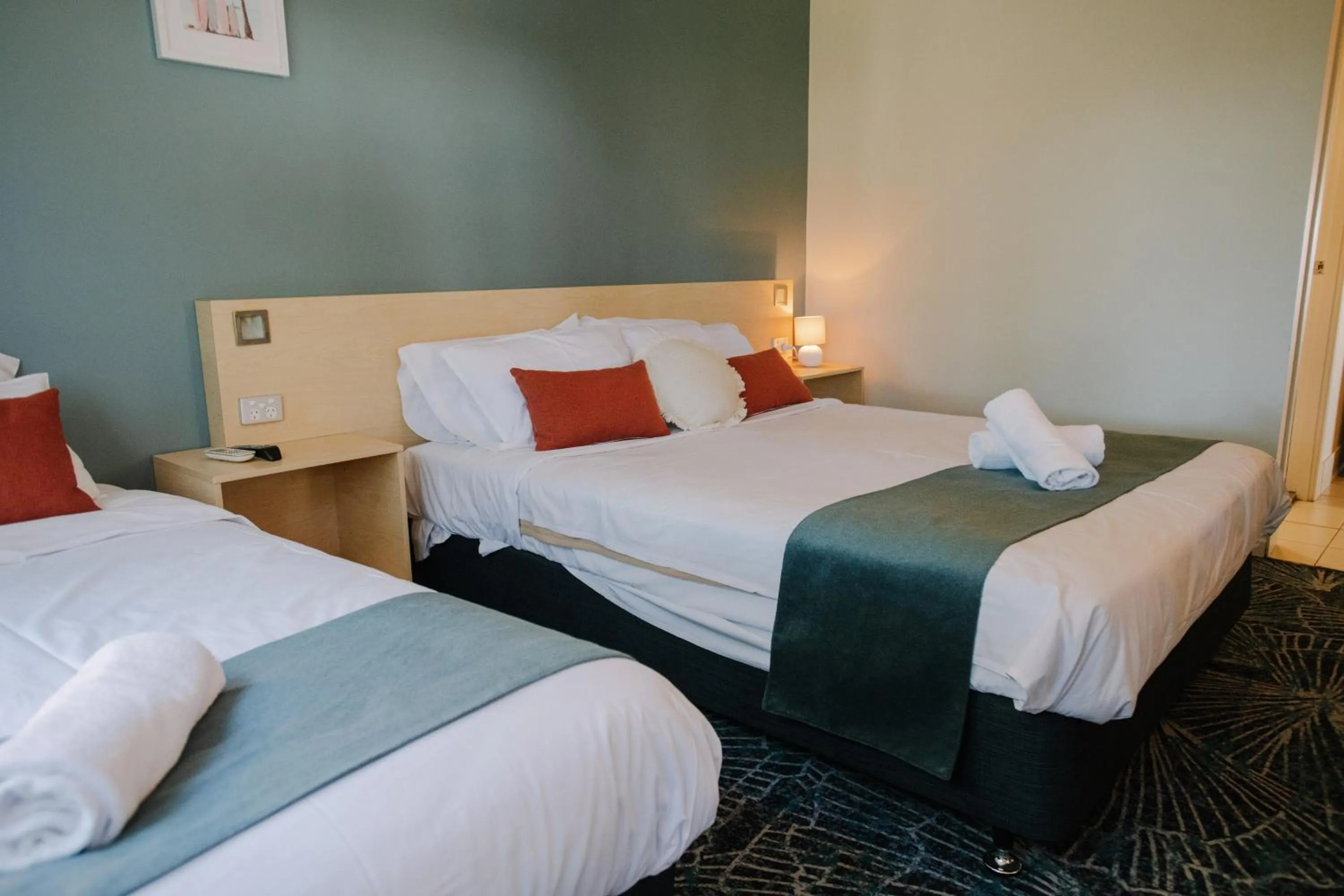 Bedroom, Bed in Bribie Island Hotel