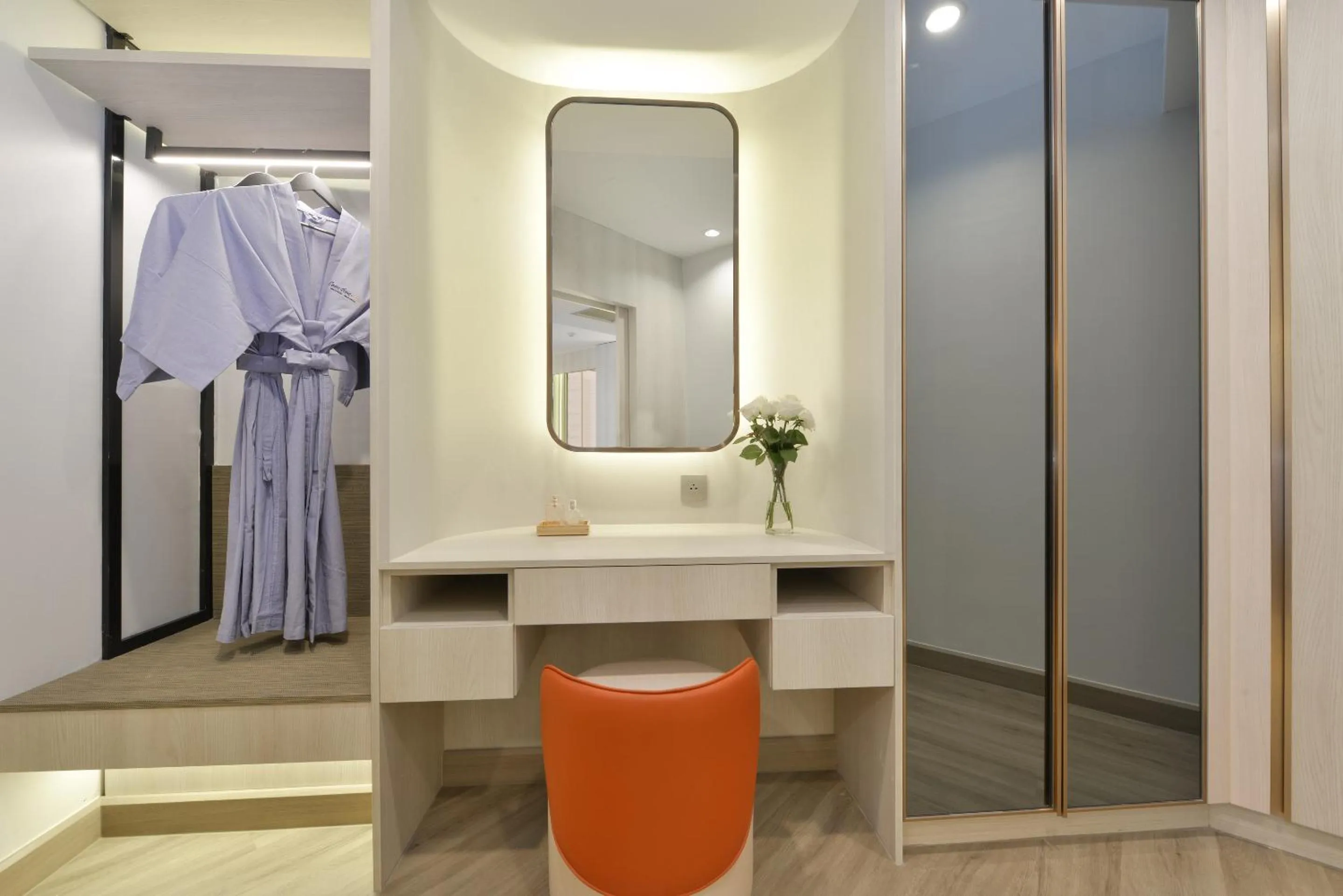 wardrobe in Centre Point Plus Hotel Pratunam