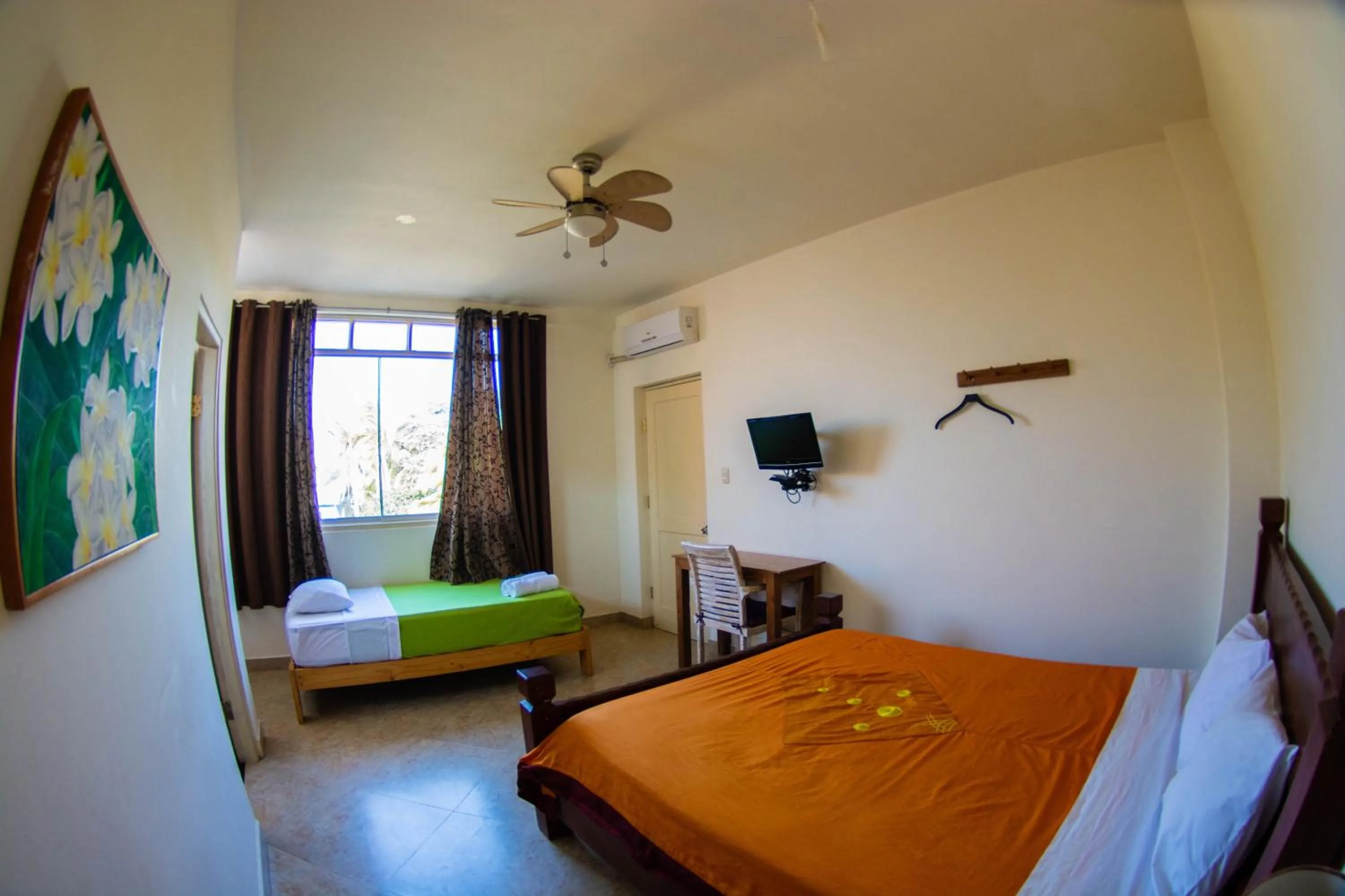 Photo of the whole room in Don Giovanni Mancora