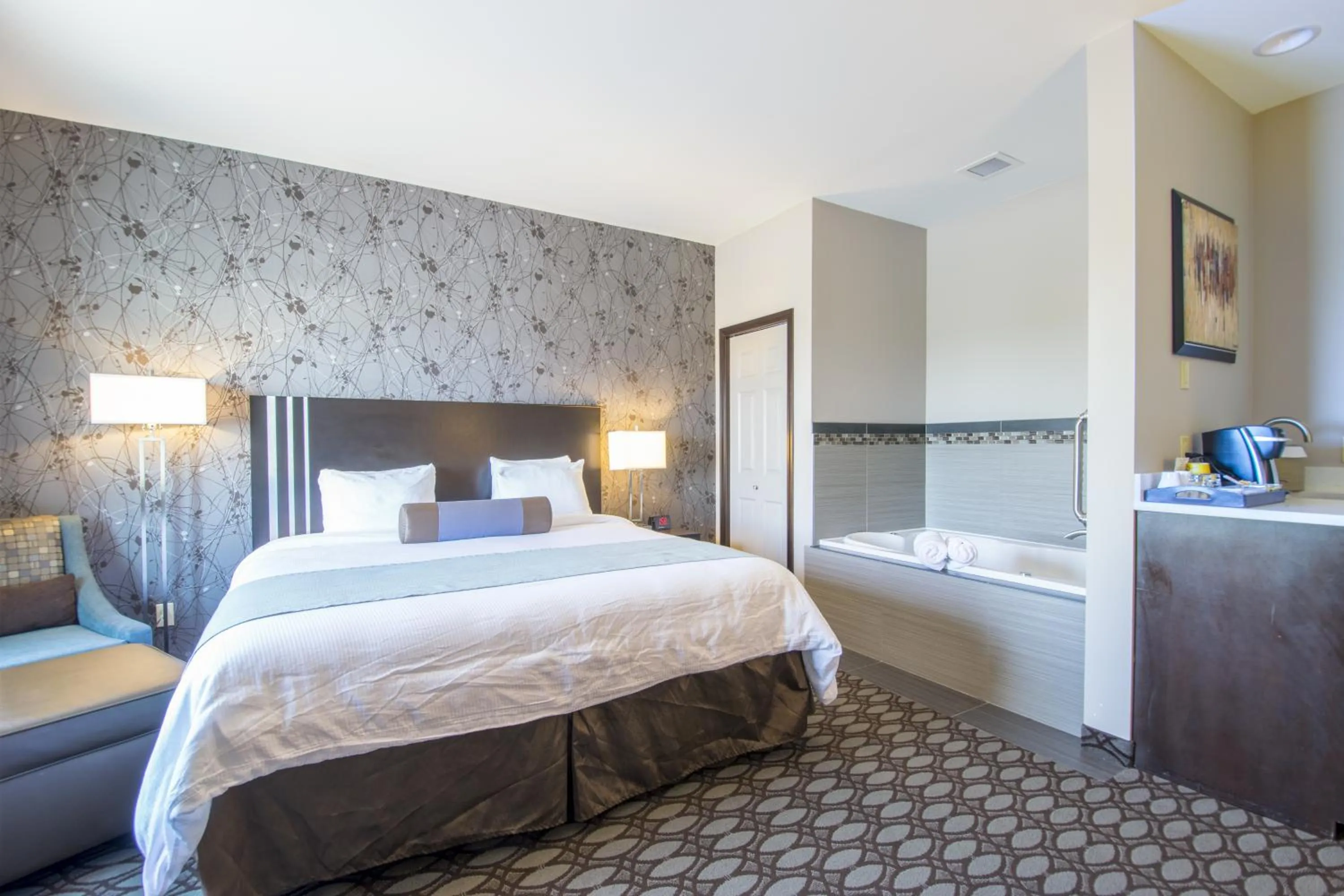 Photo of the whole room in Sunrise Inn