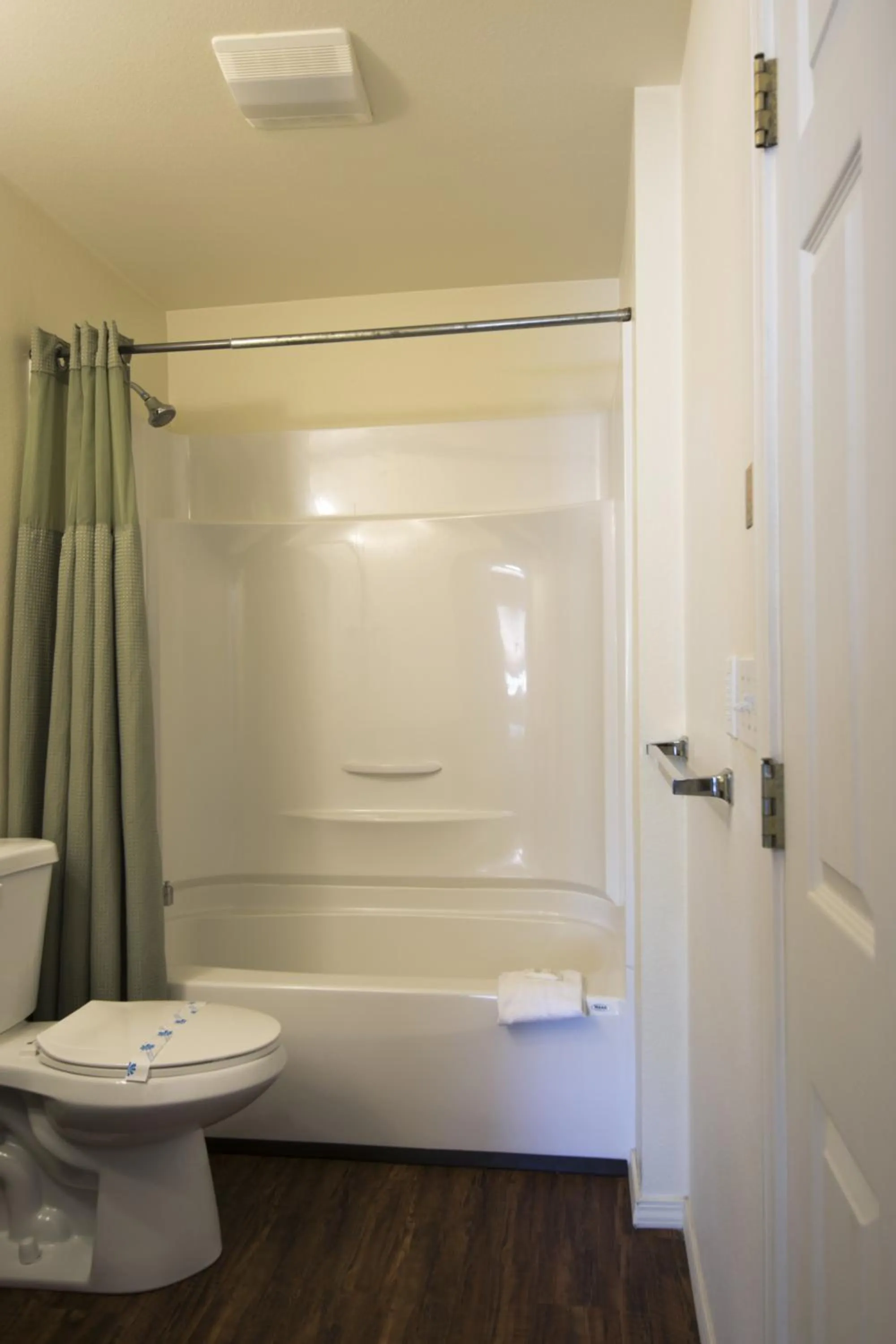 Bathroom in Sunrise Inn