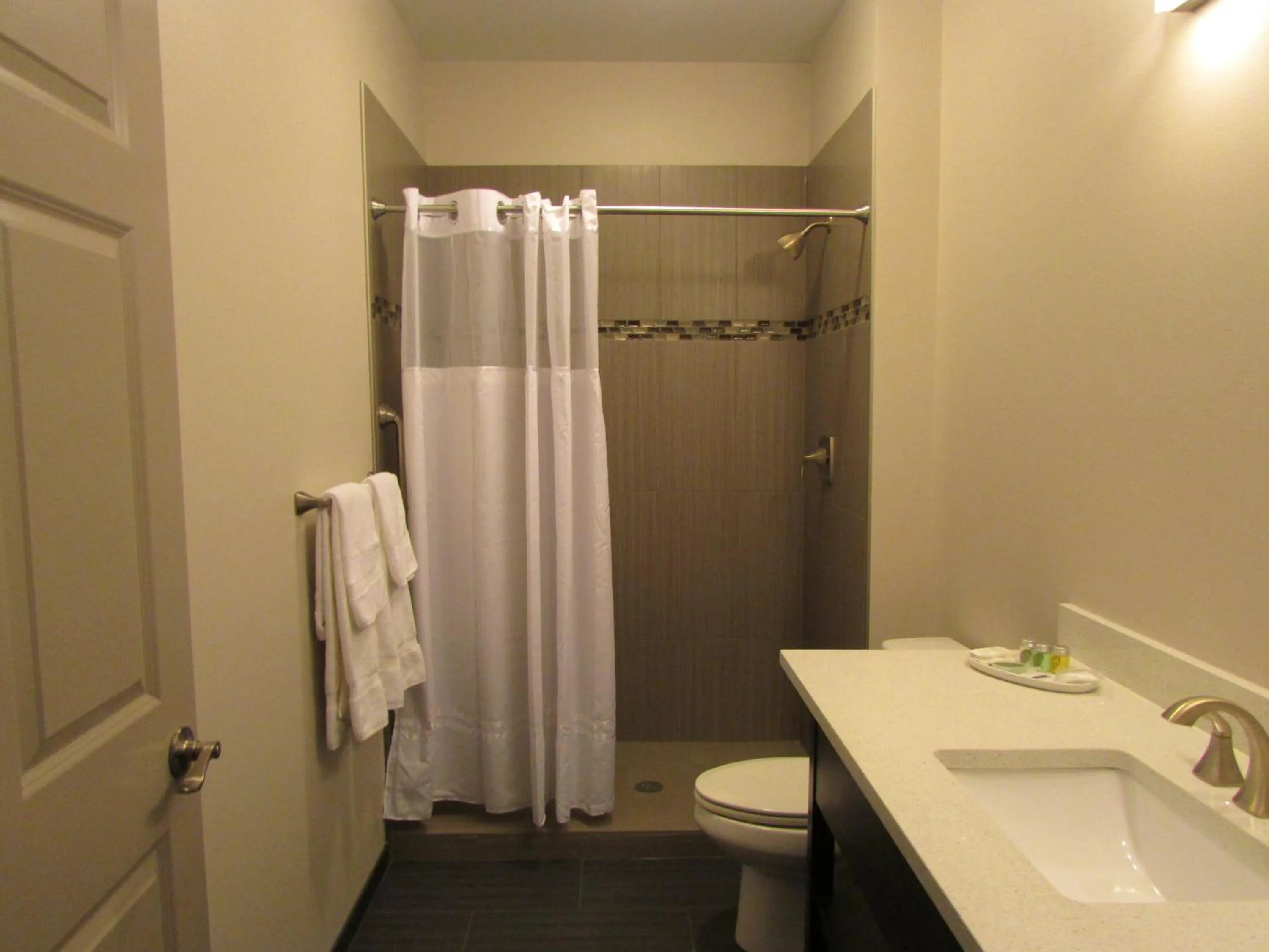 Bathroom in Sunrise Inn