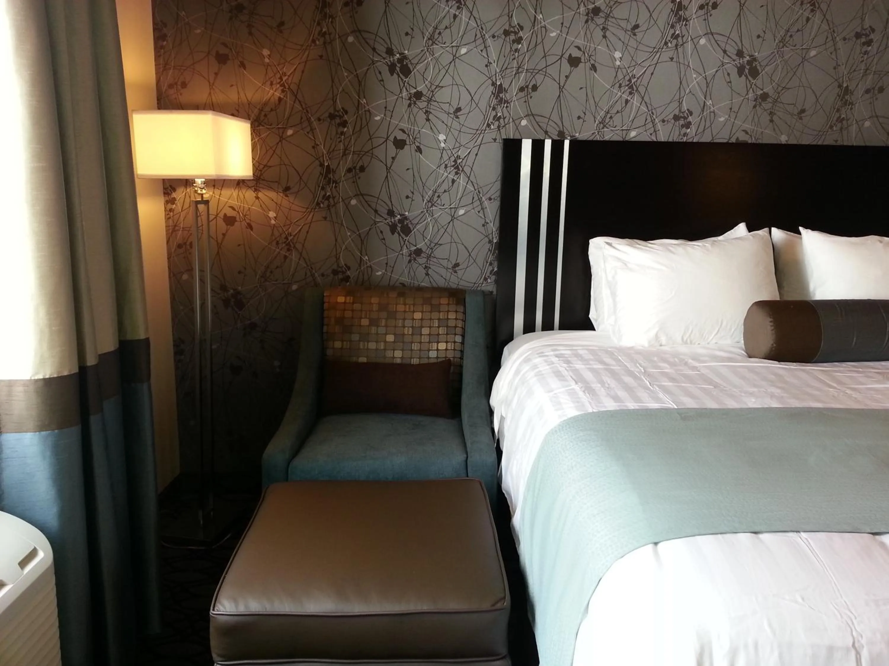 Decorative detail in Sunrise Inn