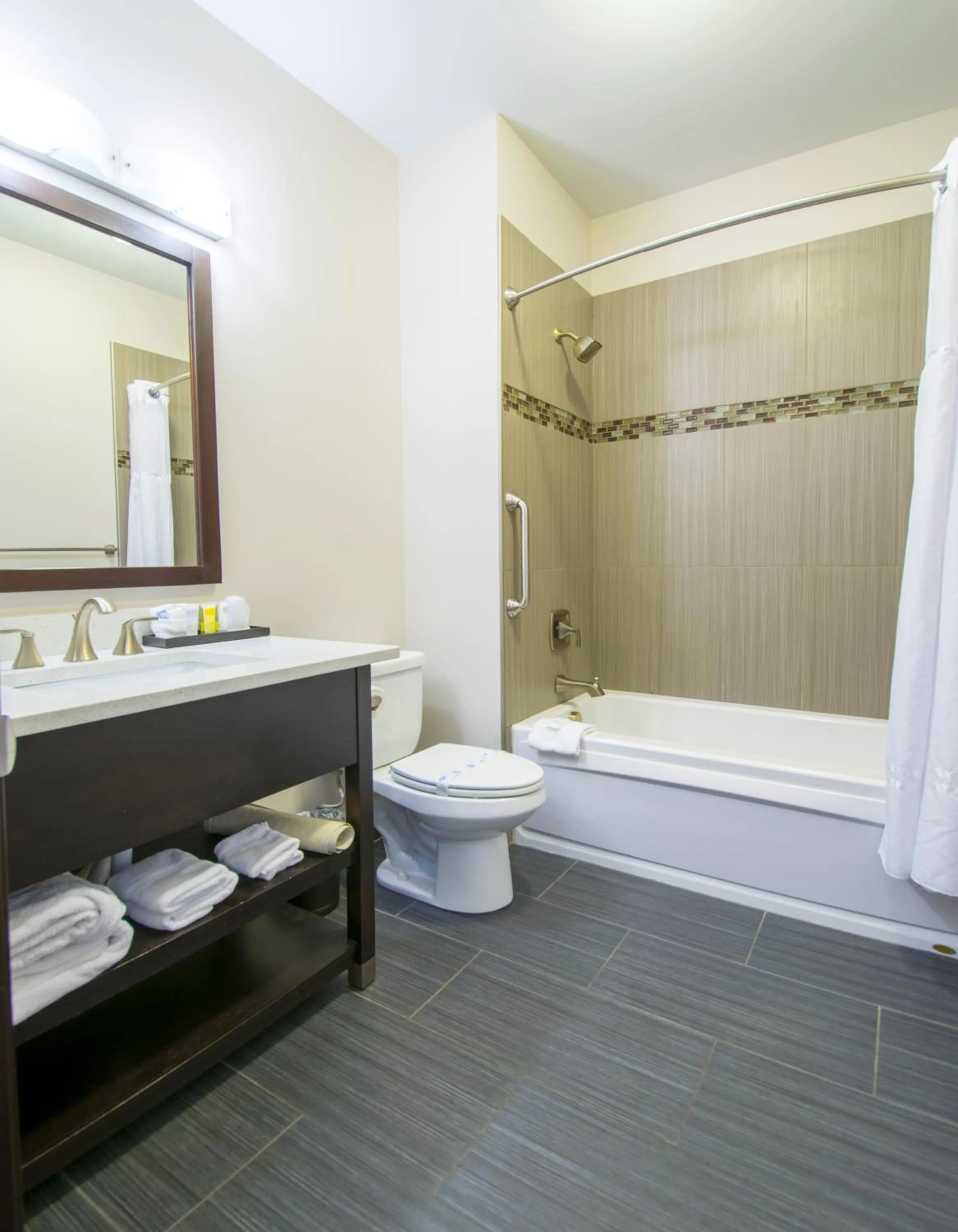 Bathroom in Sunrise Inn