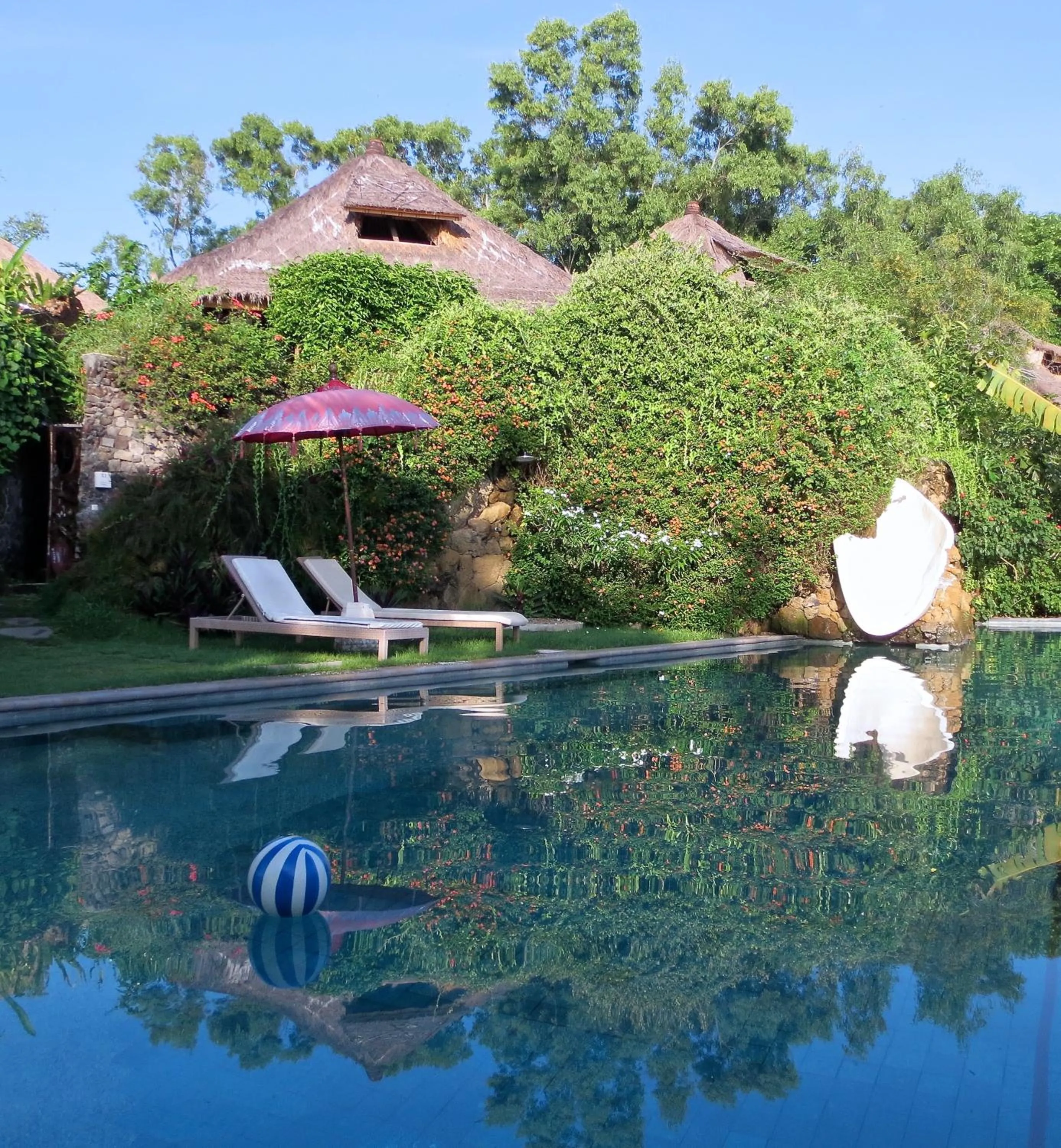 Swimming pool in Bloo Lagoon Eco Village
