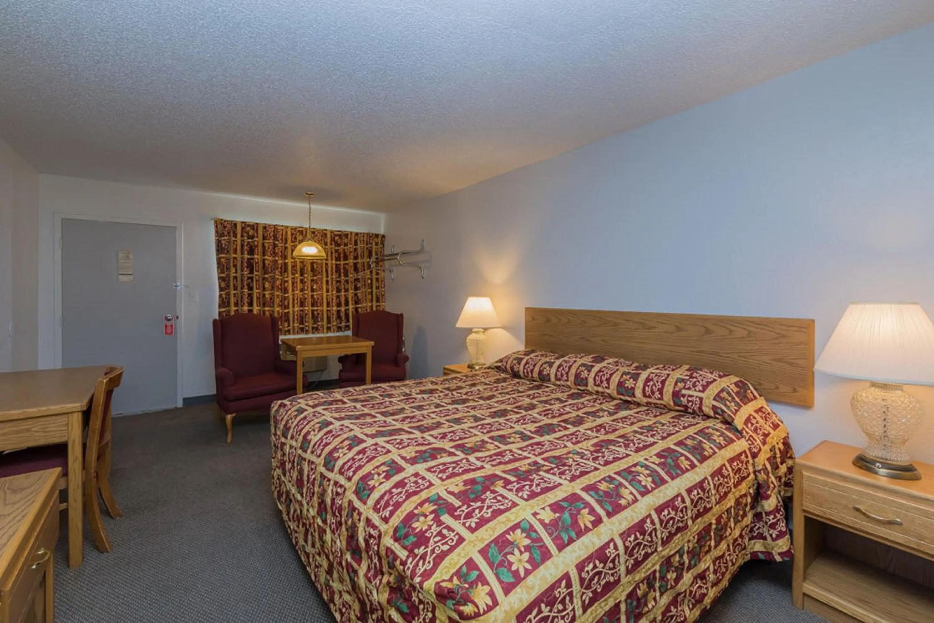 Bed in Motel 8 Rock Springs