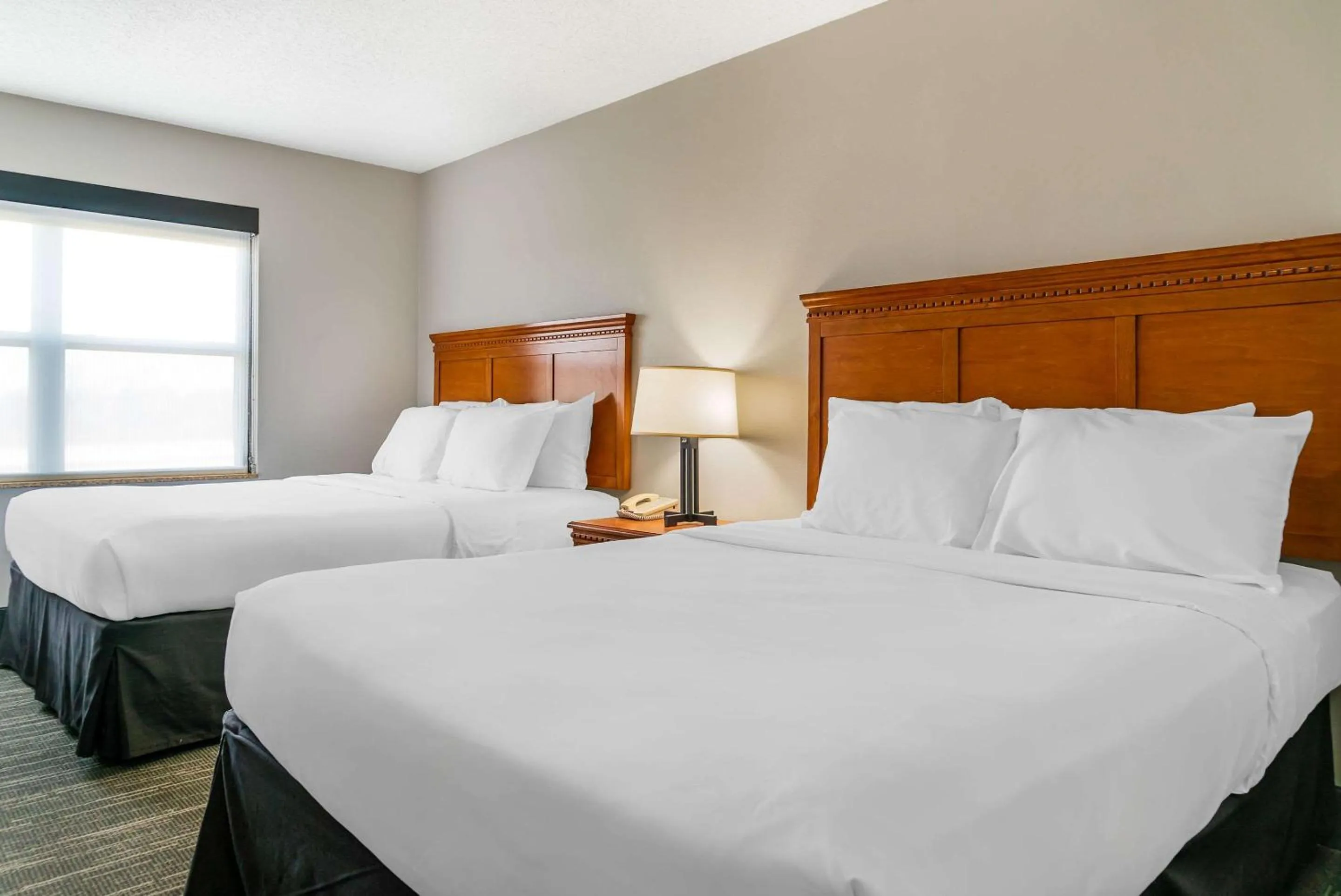 Bedroom, Bed in Country Inn & Suites by Radisson, Rossford - Toledo South