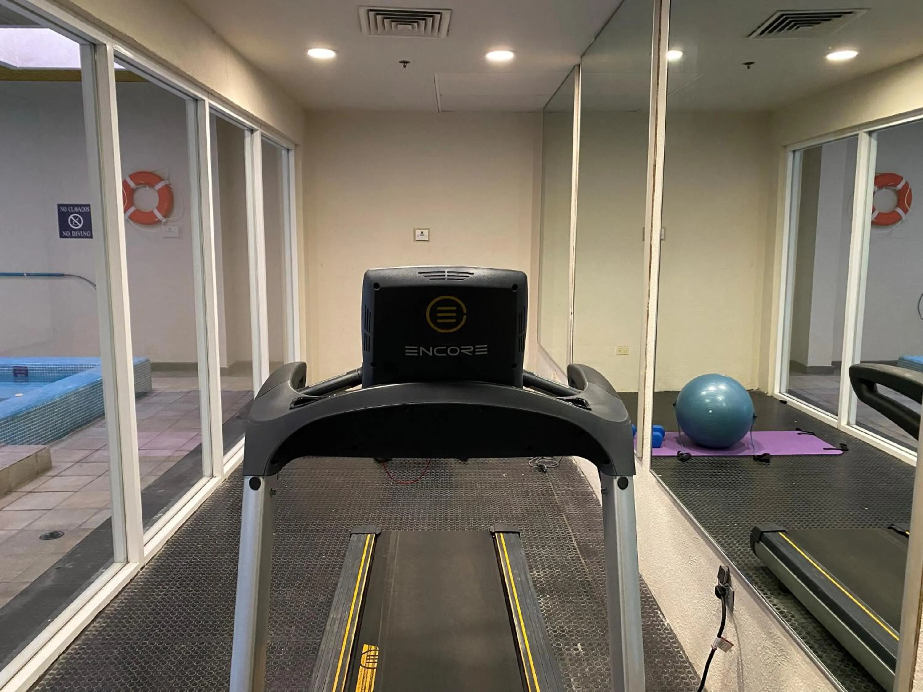 Fitness centre/facilities in Quality Inn Monterrey La Fe