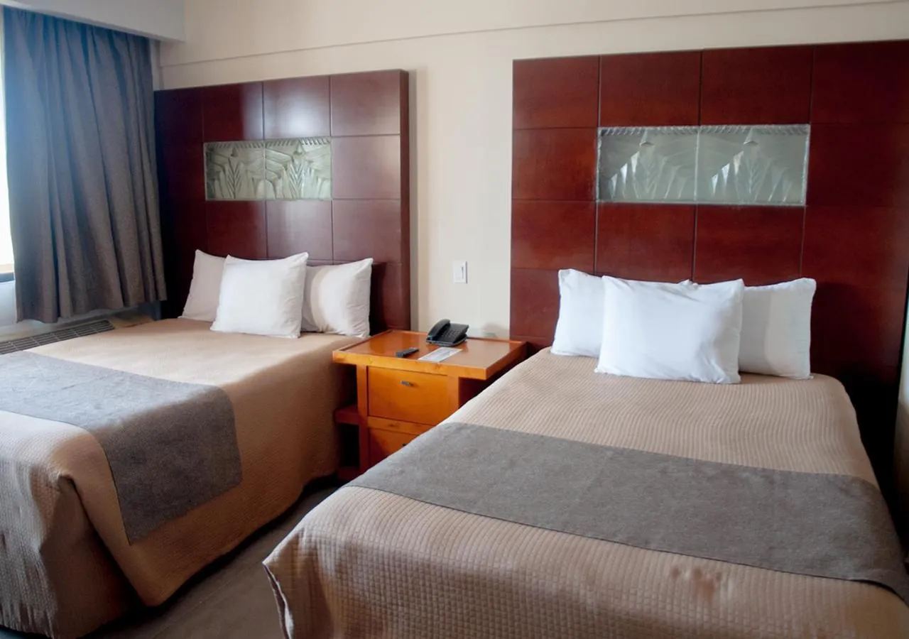 Bedroom, Bed in Del Mar Inn Rosarito