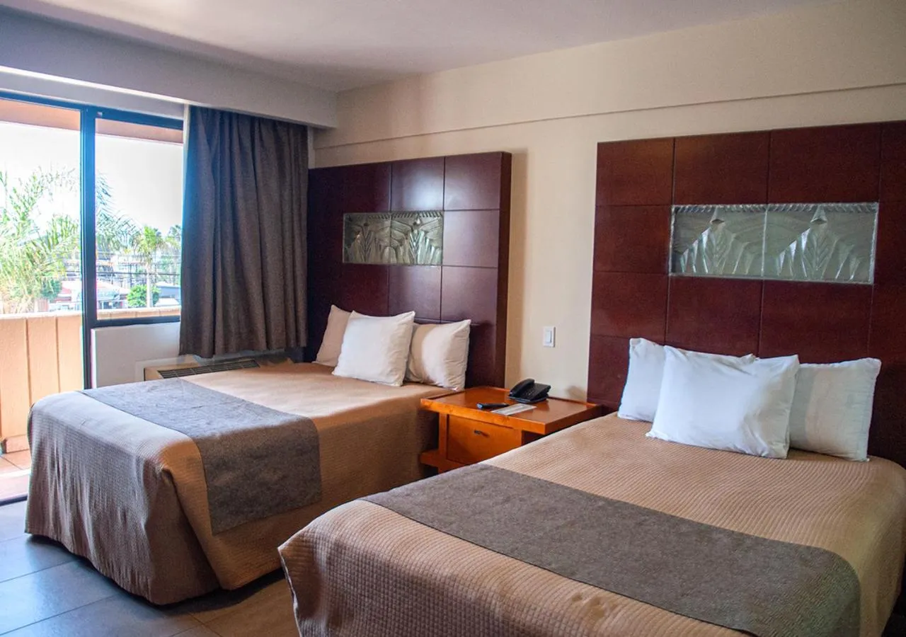 Bedroom, Bed in Del Mar Inn Rosarito