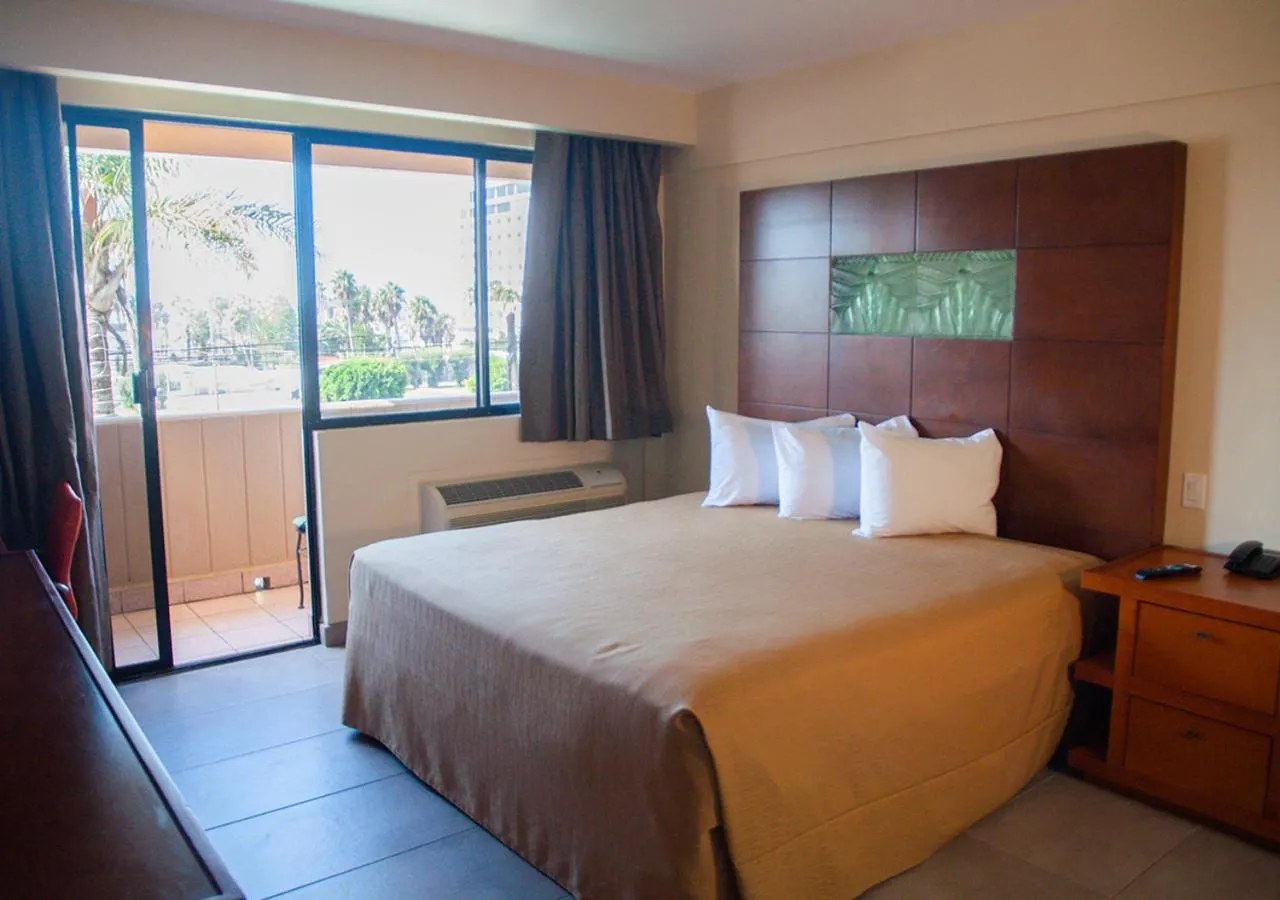 Bedroom, Bed in Del Mar Inn Rosarito