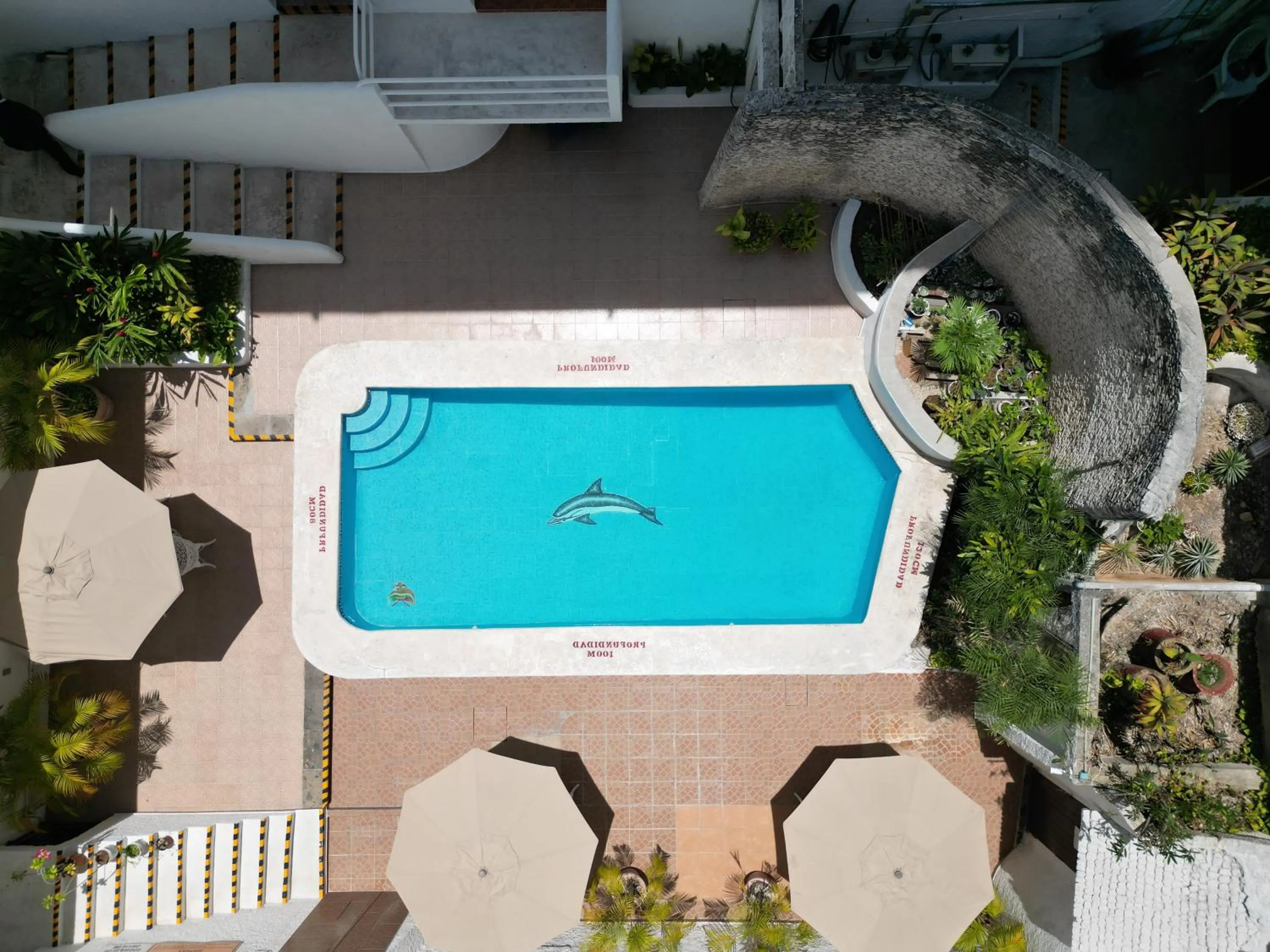 Swimming pool in Hotel Antillano