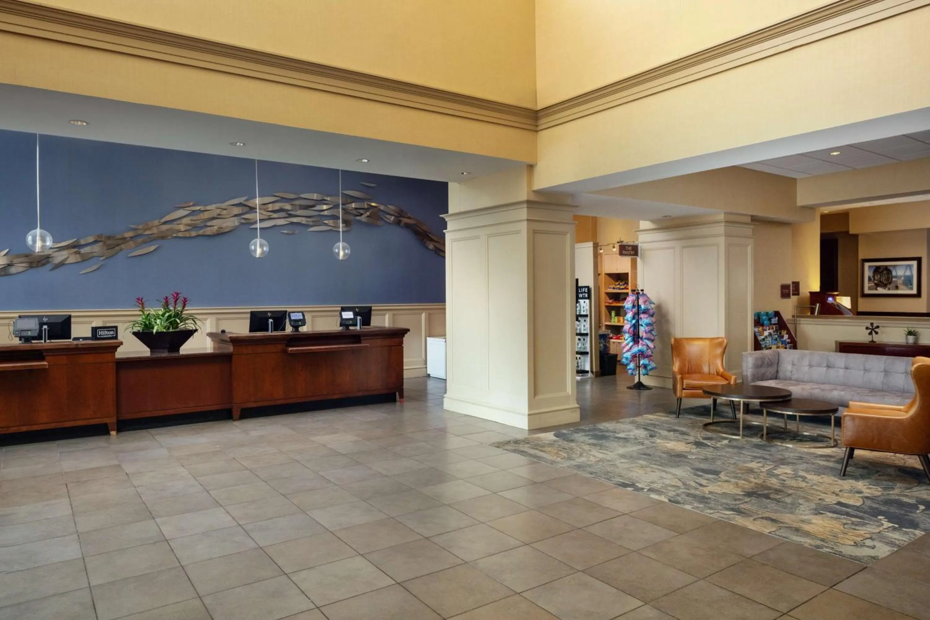 Lobby or reception in DoubleTree Boston North Shore Danvers