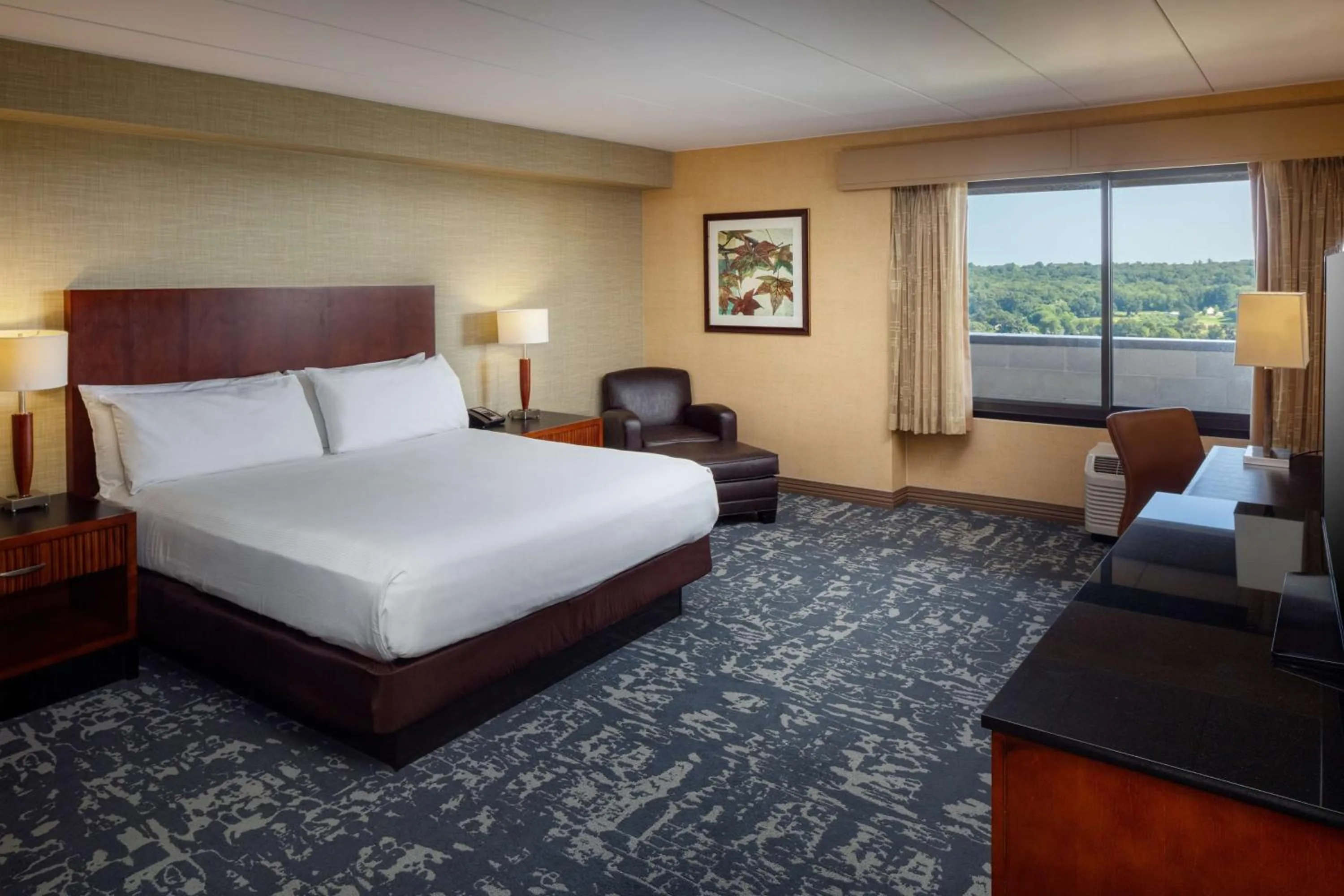 Bedroom, Bed in DoubleTree Boston North Shore Danvers