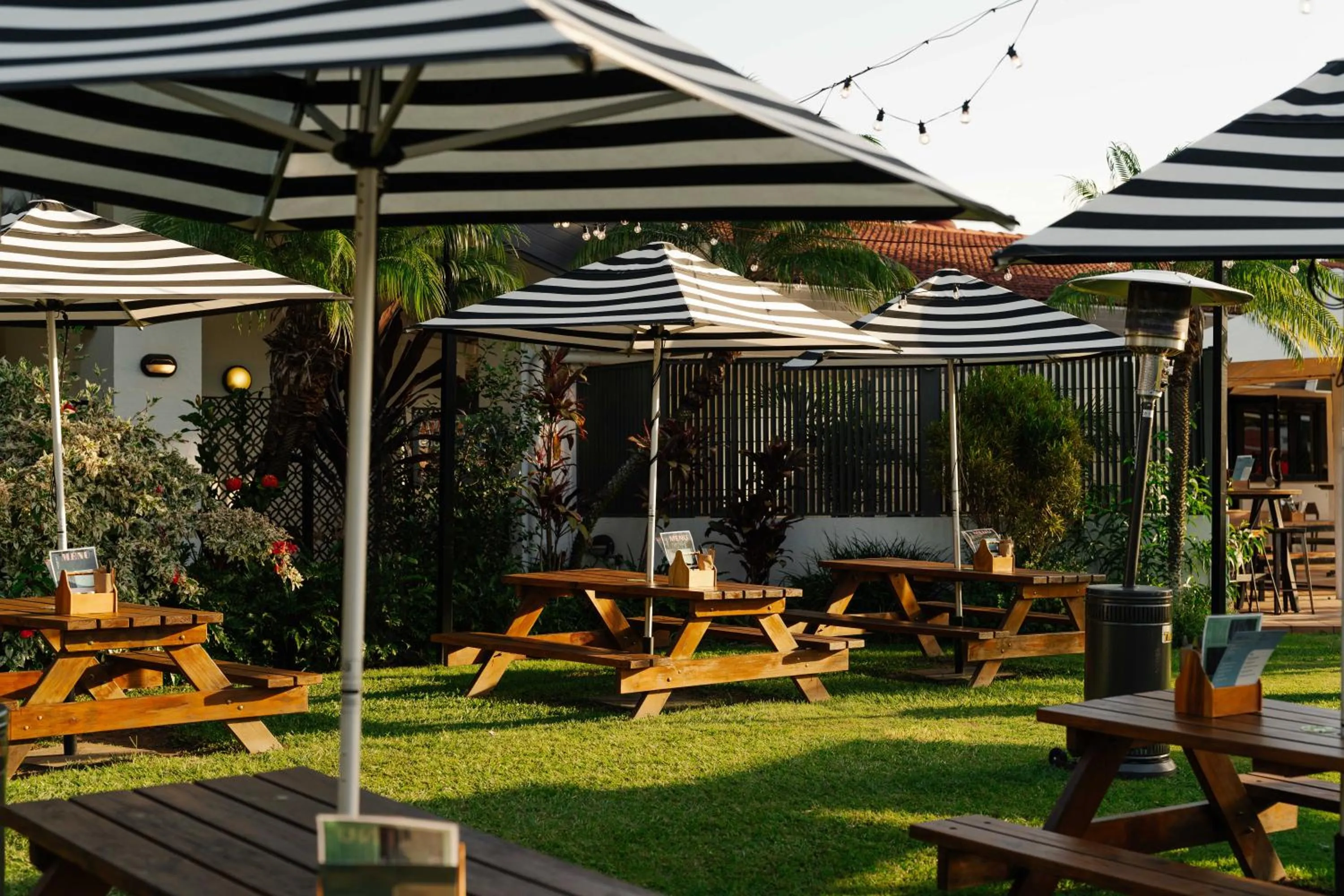 Restaurant/places to eat in Salisbury Hotel Motel